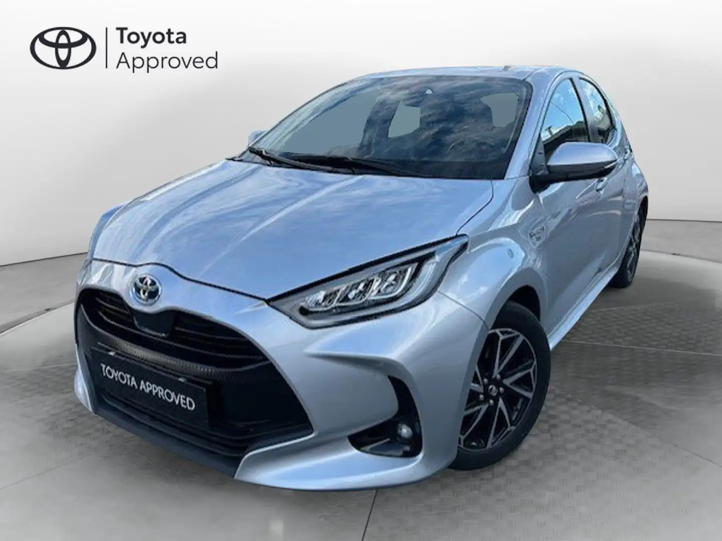 Toyota Yaris 1.5 Hybrid 5 porte Trend Argento - 1