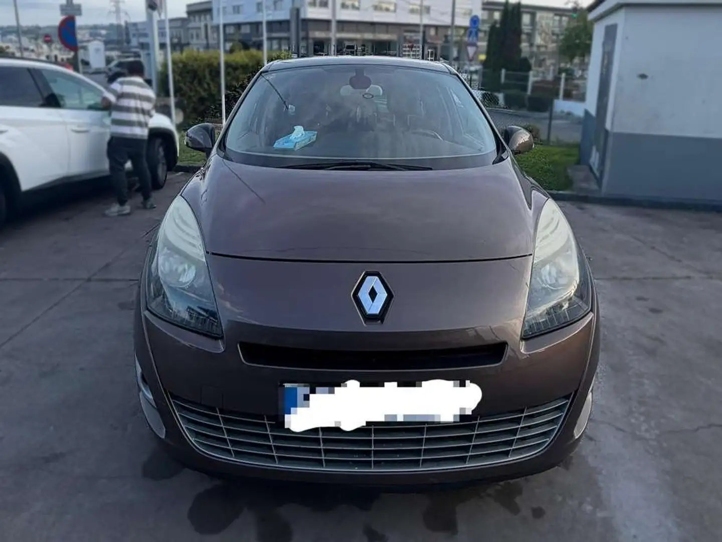 Renault Scenic Dynamique 1.9dCi 130cv Marrón - 2