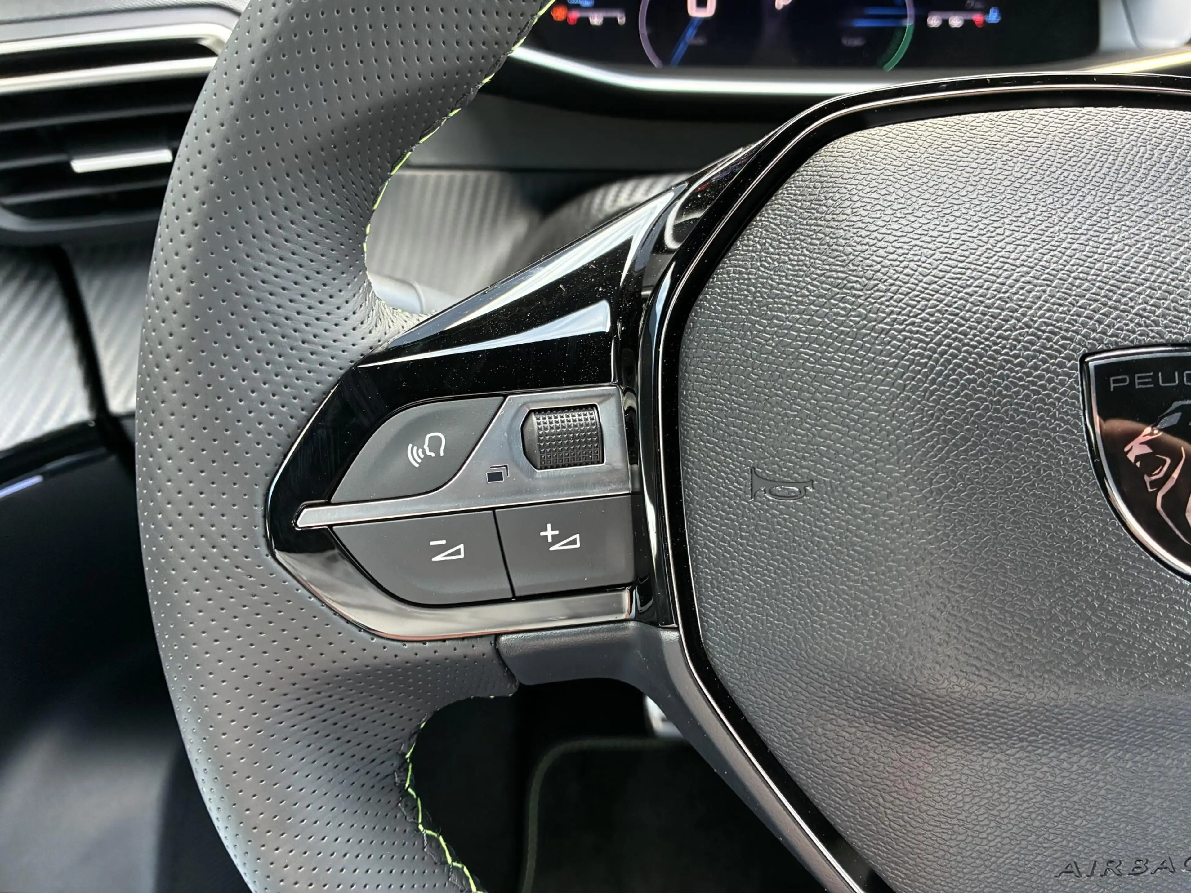 Peugeot 2008 1.2 Hybrid 145pk GT | Automaat | Dode hoekbewaking — photo 11
