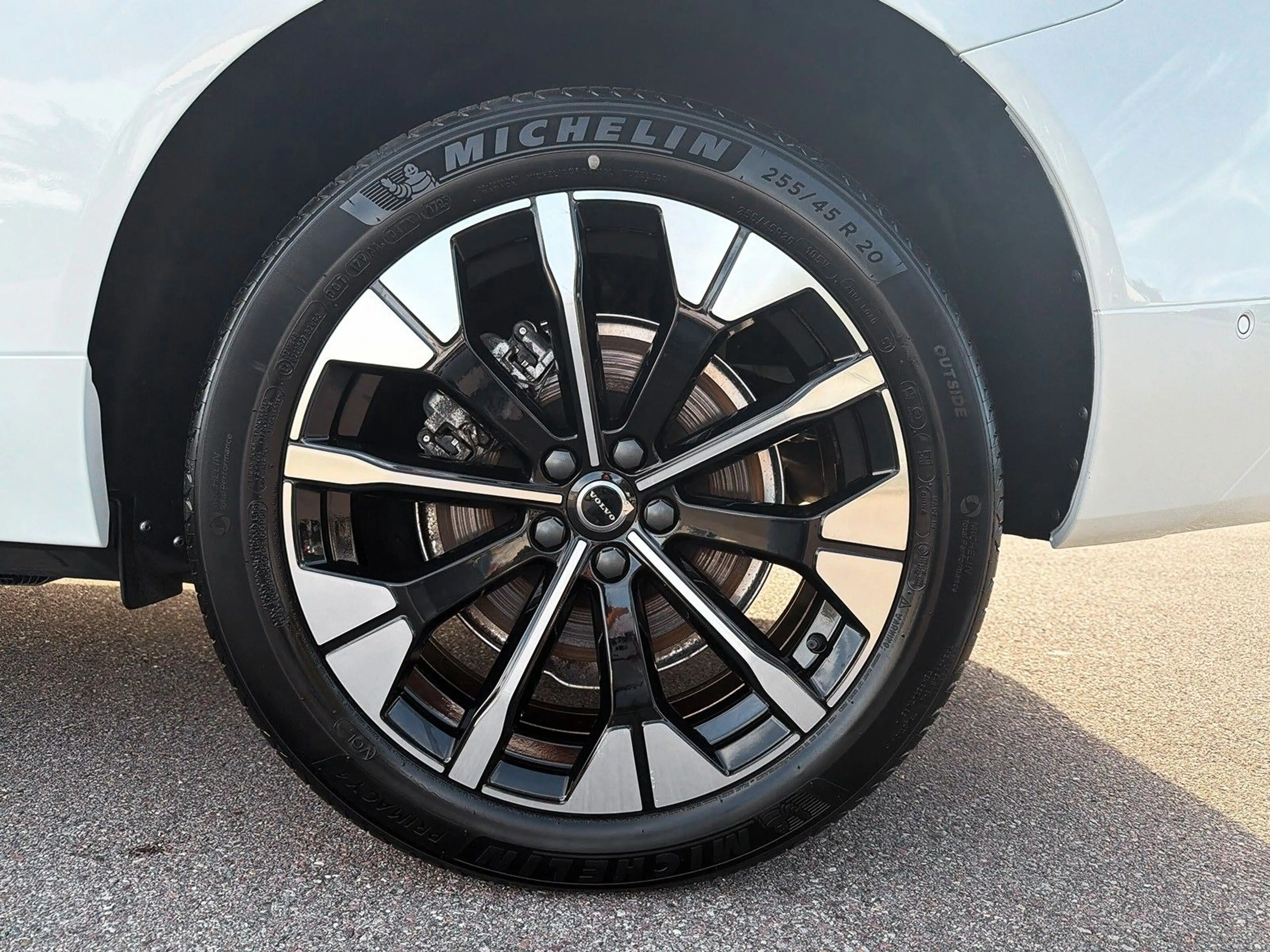 Volvo XC60 T8 AWD Recharge Plus Dark ACC HUD SD — photo 2
