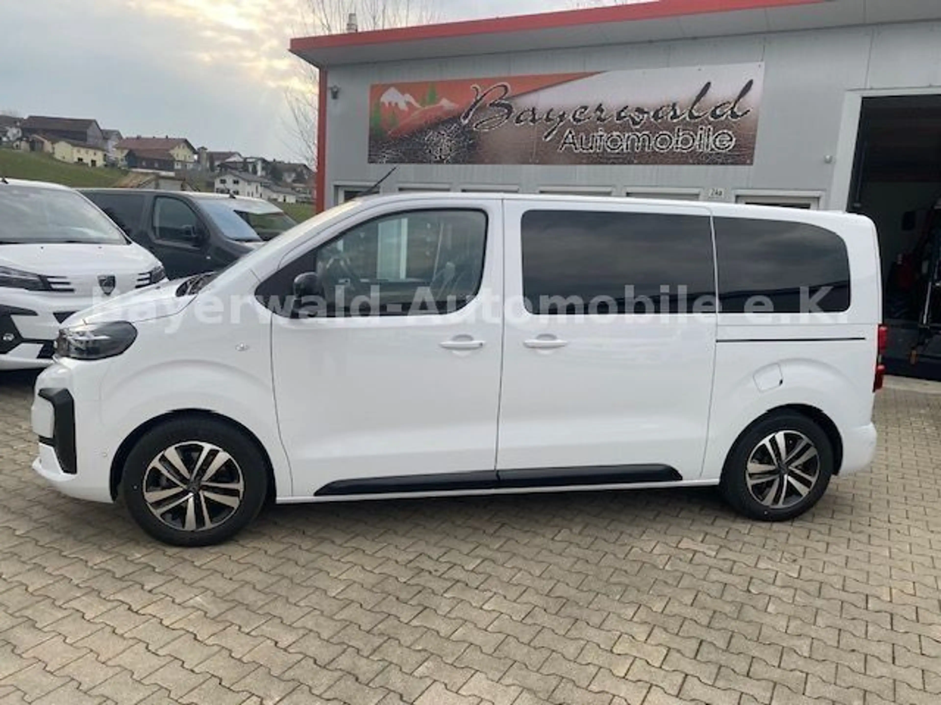 Citroen Spacetourer Spacetourer M 6 + 7 Sitzer 5 Stück — photo 3