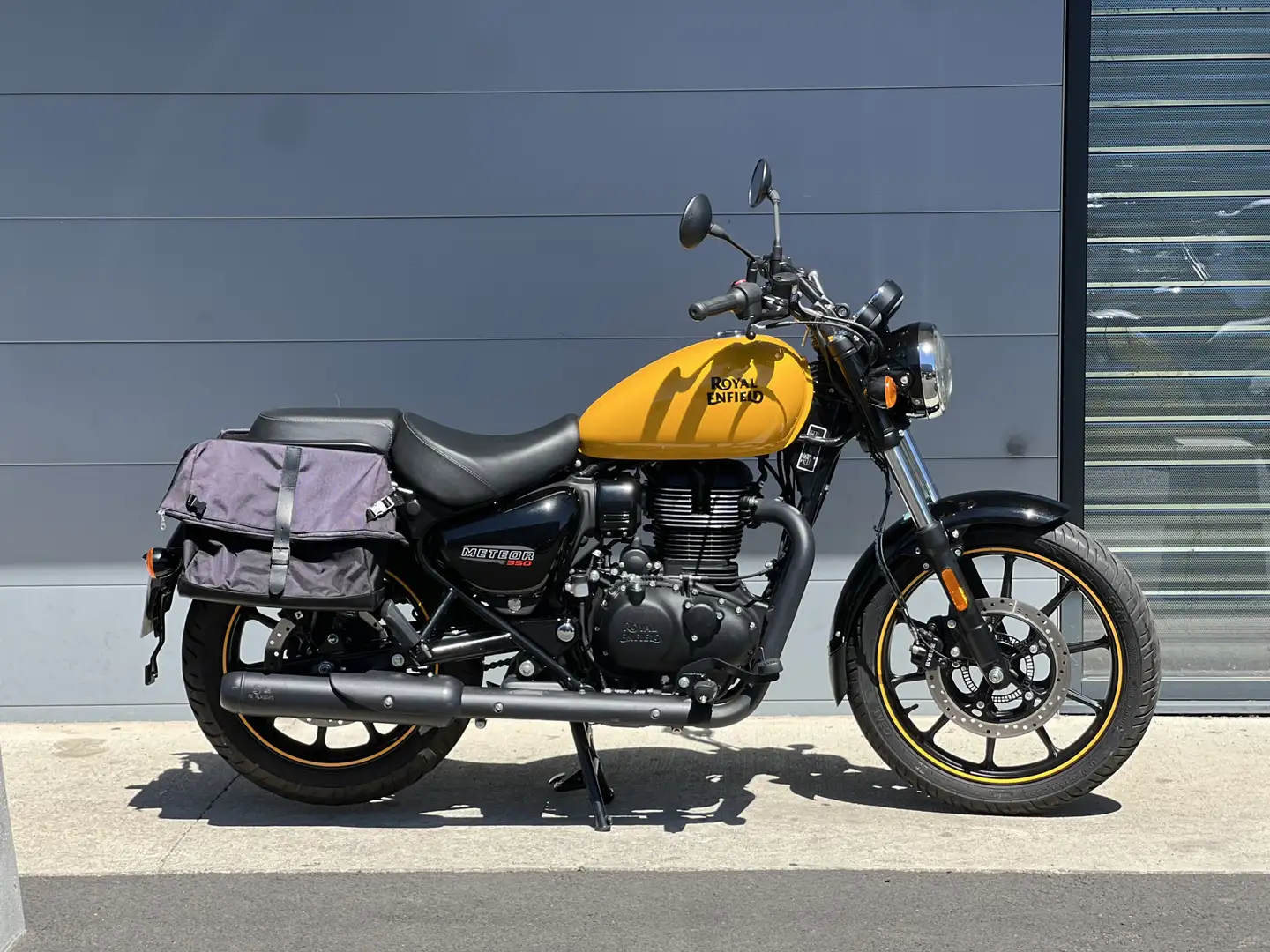 Royal Enfield Meteor 350 Galben - 1
