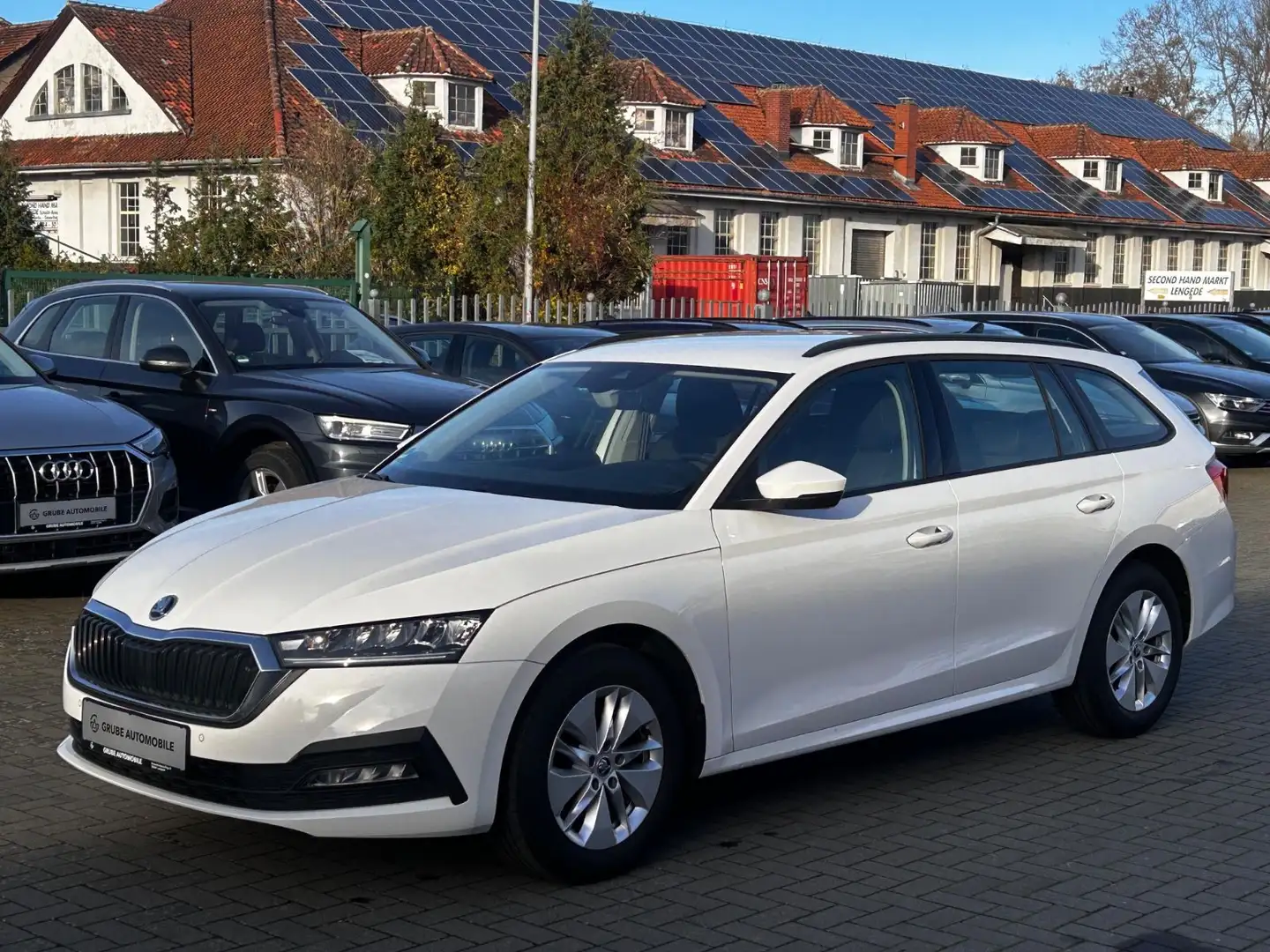 Skoda Octavia Combi Ambition DSG*LED*NAV*SHZ*PDC Blanc - 1