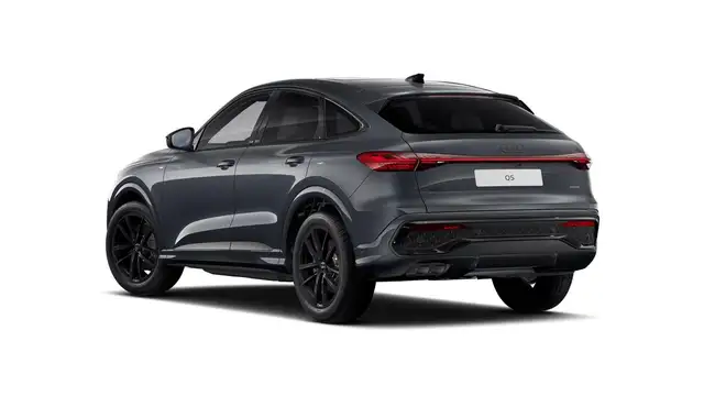 Audi Q5 view 3
