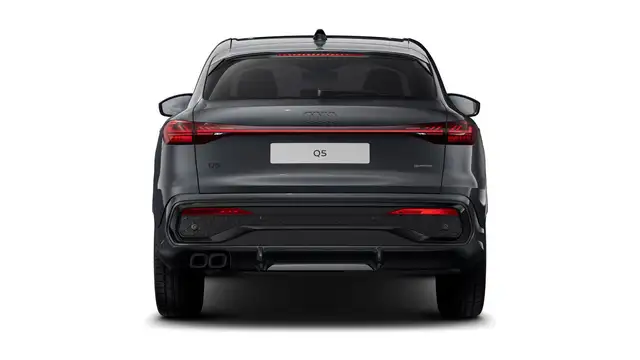Audi Q5 view 4