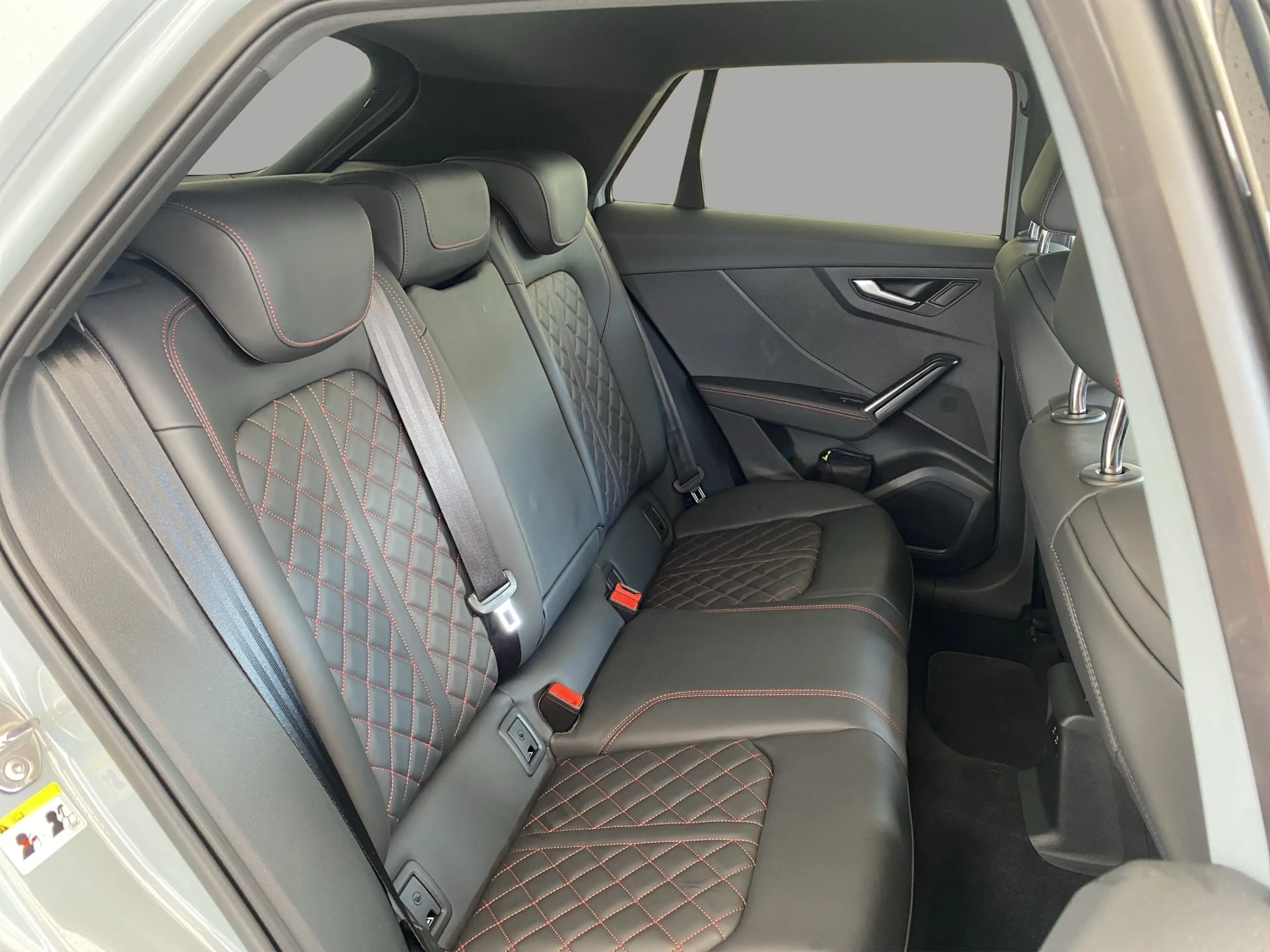 Audi SQ2 2.0 TFSI (NAVI.SHZ.PDC.Matrix-LED.AHK.DAB) S troni — photo 7