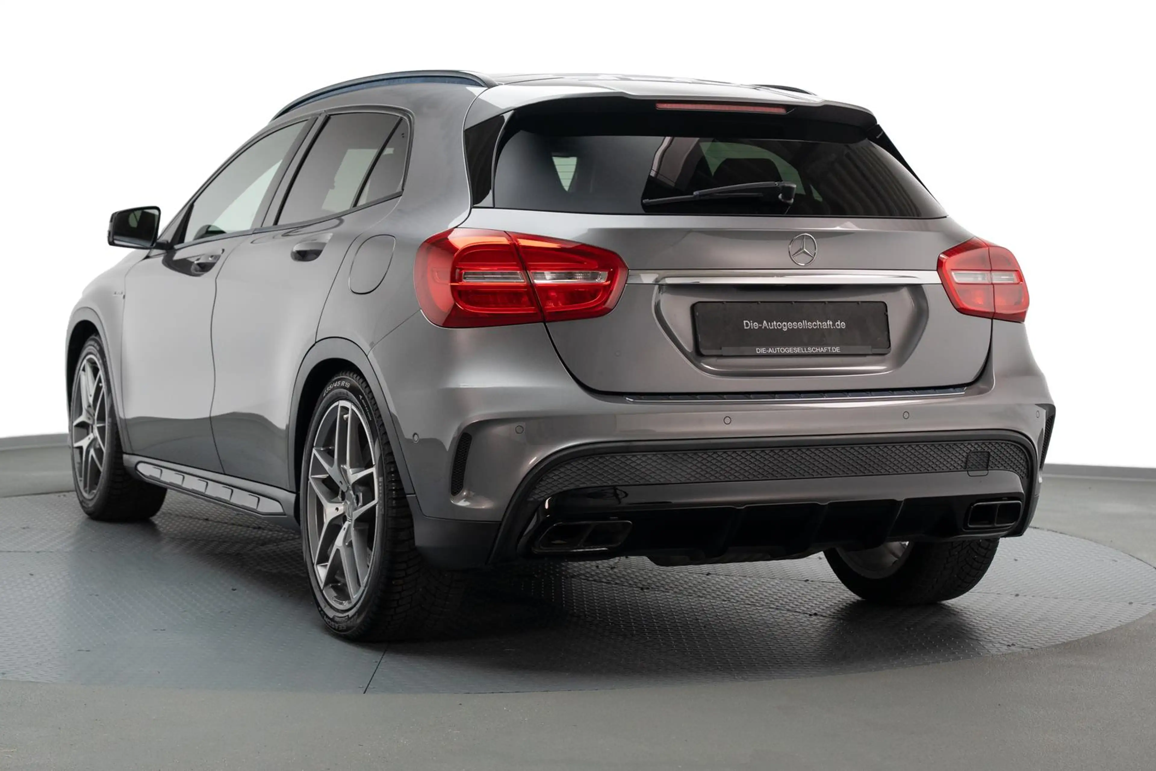 Mercedes-Benz GLA 45 AMG 4M*XENON*NAVI*PANO*KAMERA*NIGHT* — photo 9