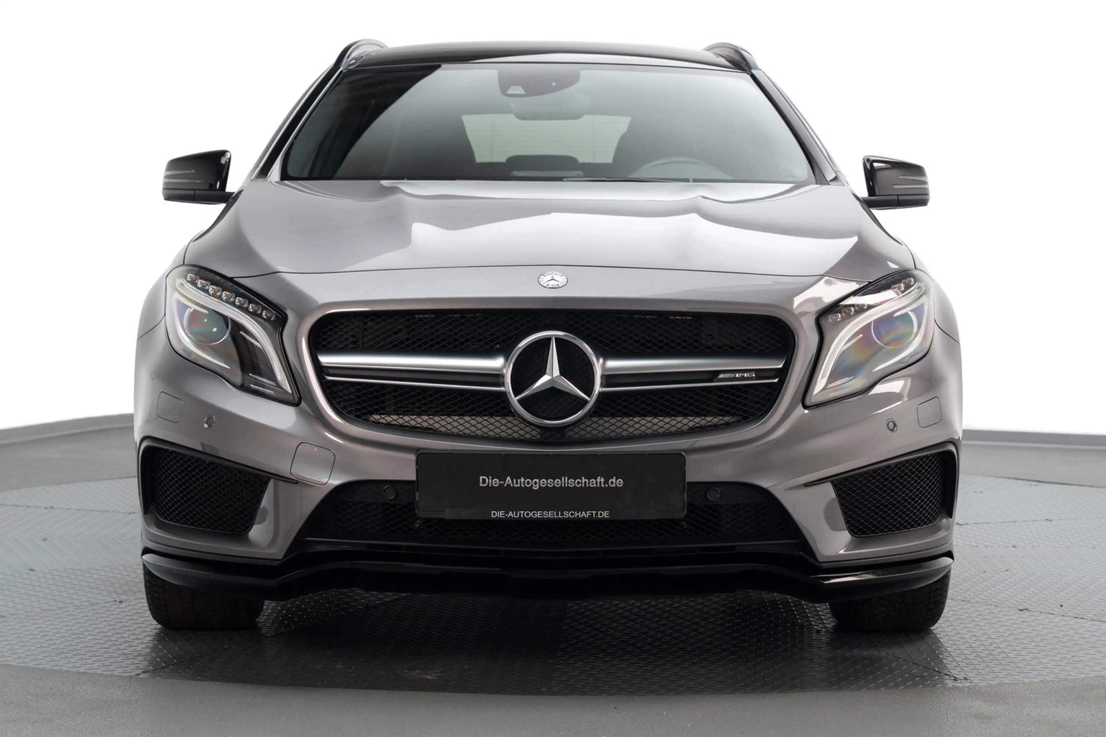 Mercedes-Benz GLA 45 AMG 4M*XENON*NAVI*PANO*KAMERA*NIGHT* — photo 5