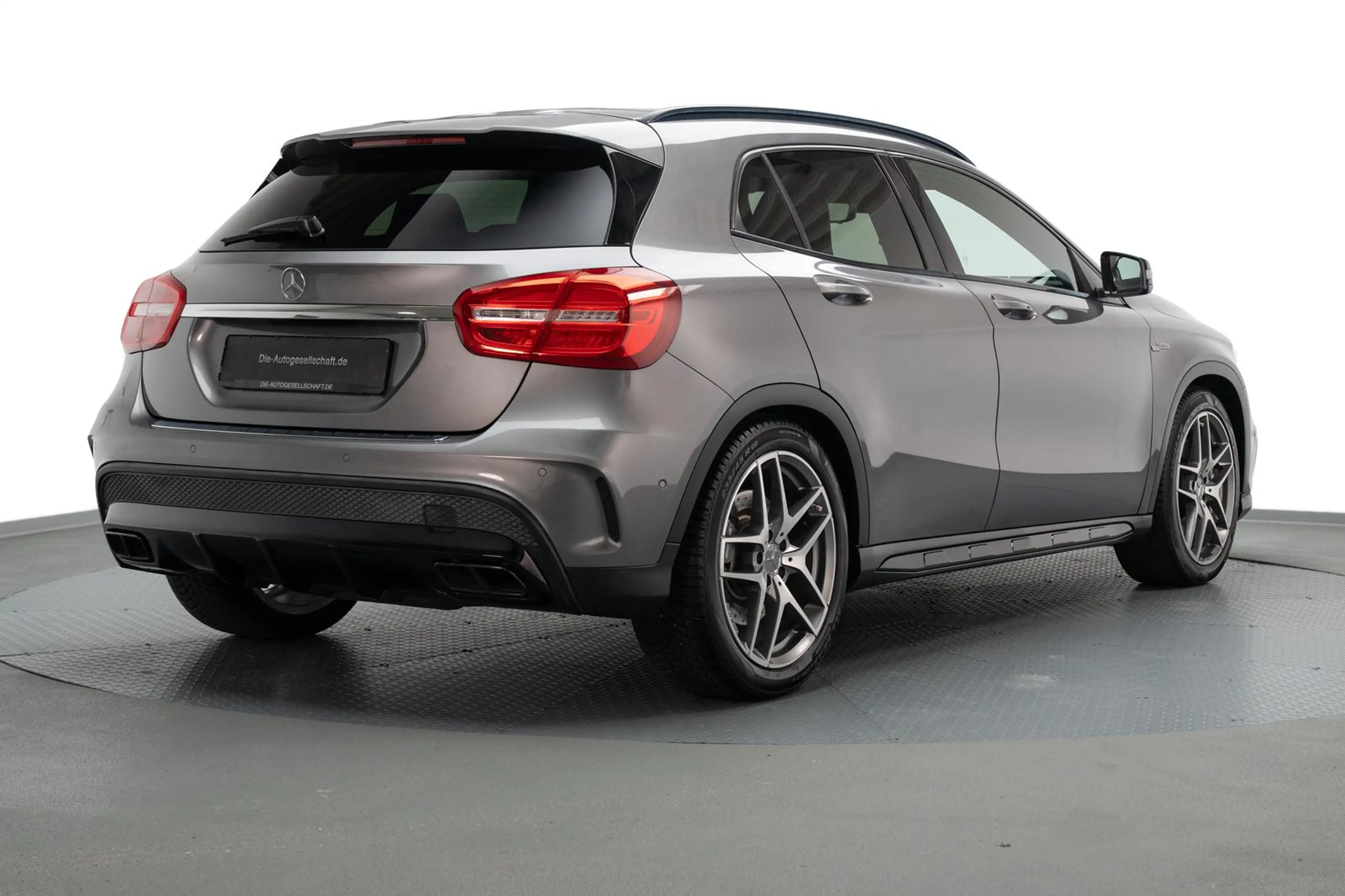Mercedes-Benz GLA 45 AMG 4M*XENON*NAVI*PANO*KAMERA*NIGHT* — photo 7