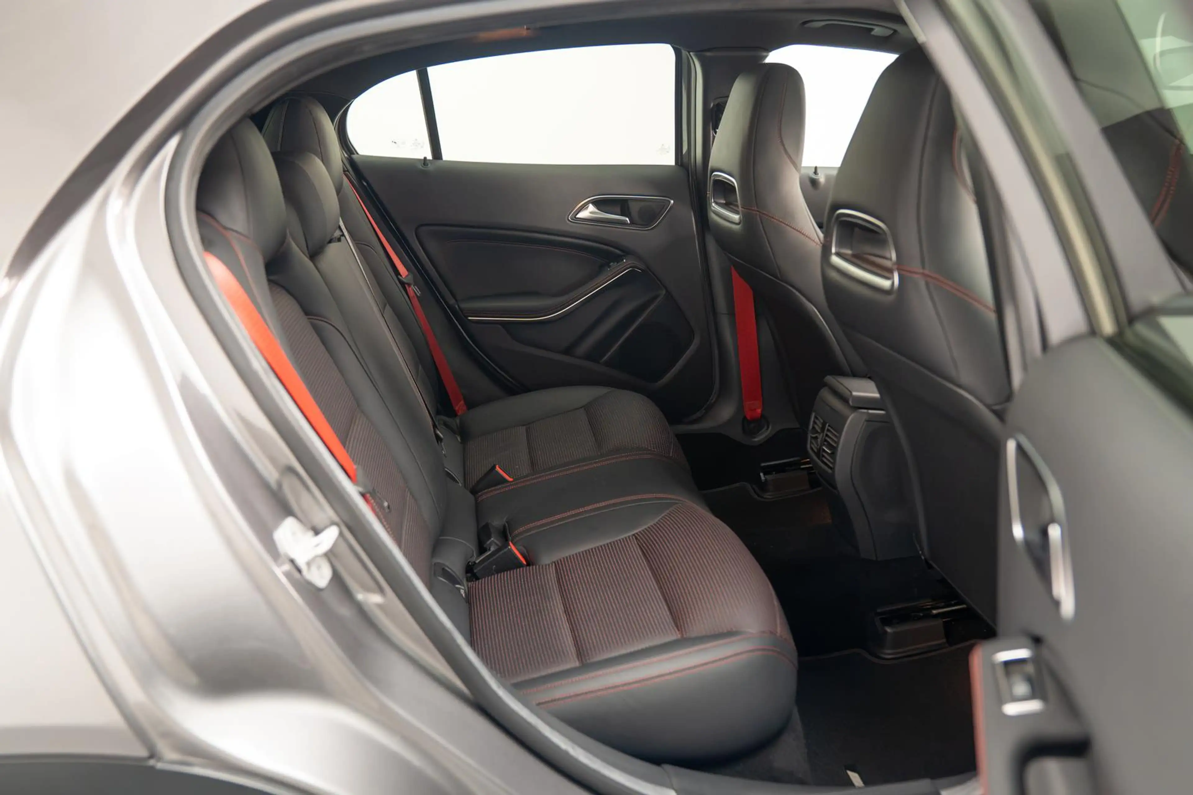 Mercedes-Benz GLA 45 AMG 4M*XENON*NAVI*PANO*KAMERA*NIGHT* — photo 15