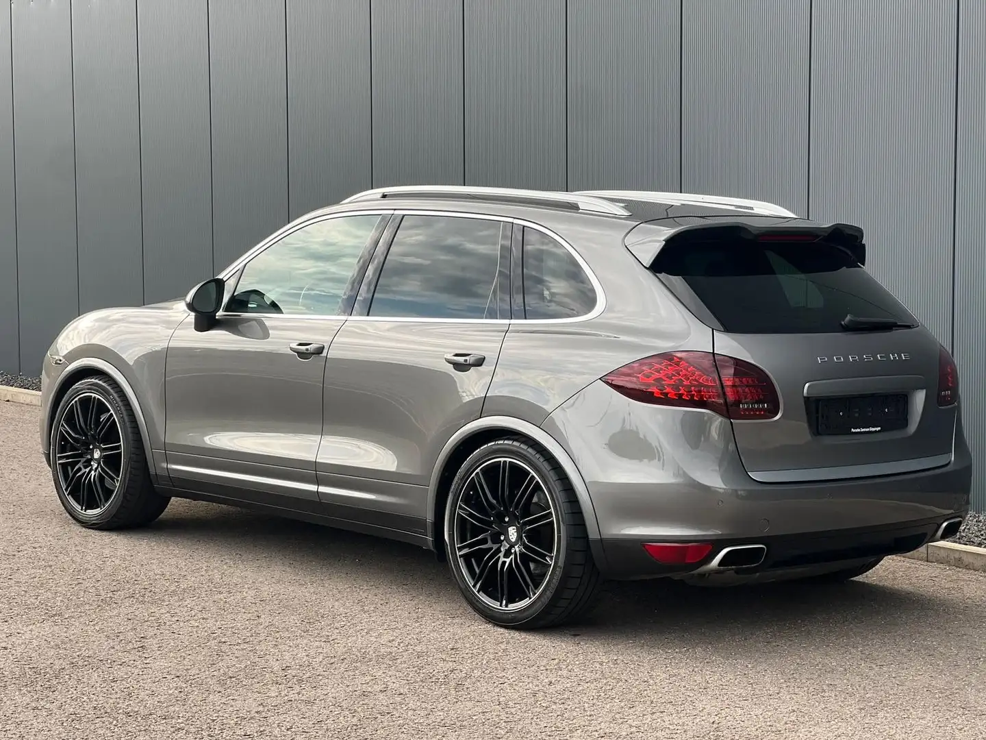 Porsche Cayenne S/BOSE/TV/CAM/ACC/SPUR/KEYLESS/21 Zoll Grau - 2