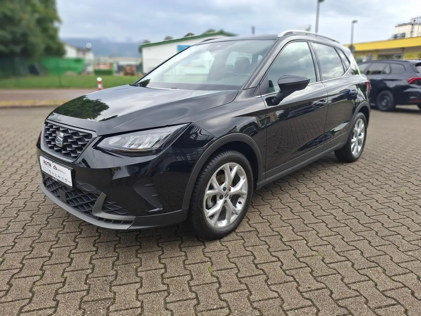 SEAT Arona 1.0 TSI FR *LED*PDC*ALU*Navi* Schwarz - 2
