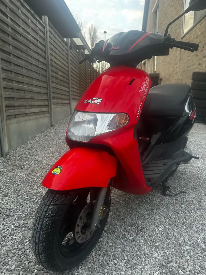 Derbi Atlantis uitvoering met piaggio motorblok orgineel Rood - 1