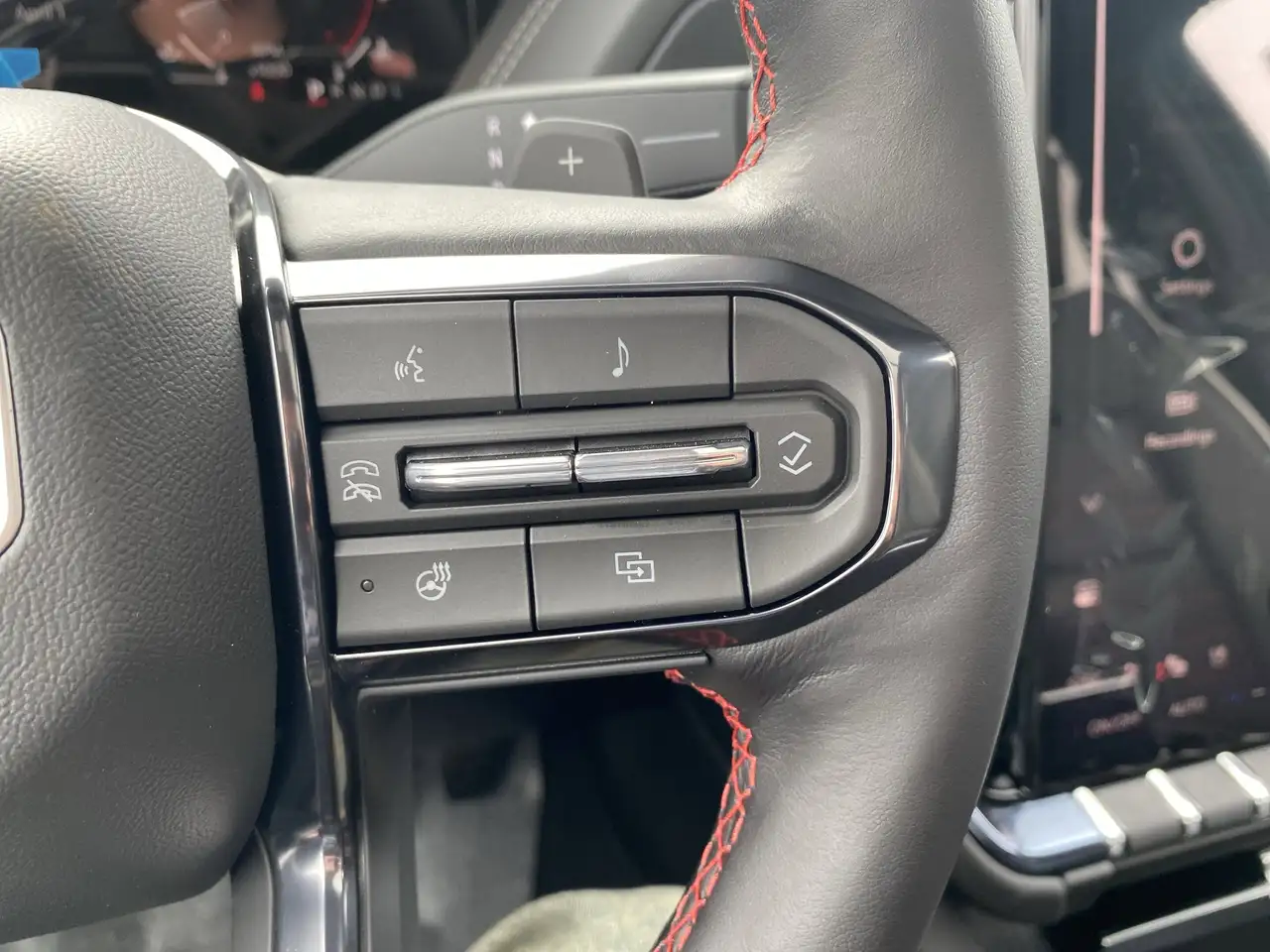 GMC Yukon снимка GMC Yukon