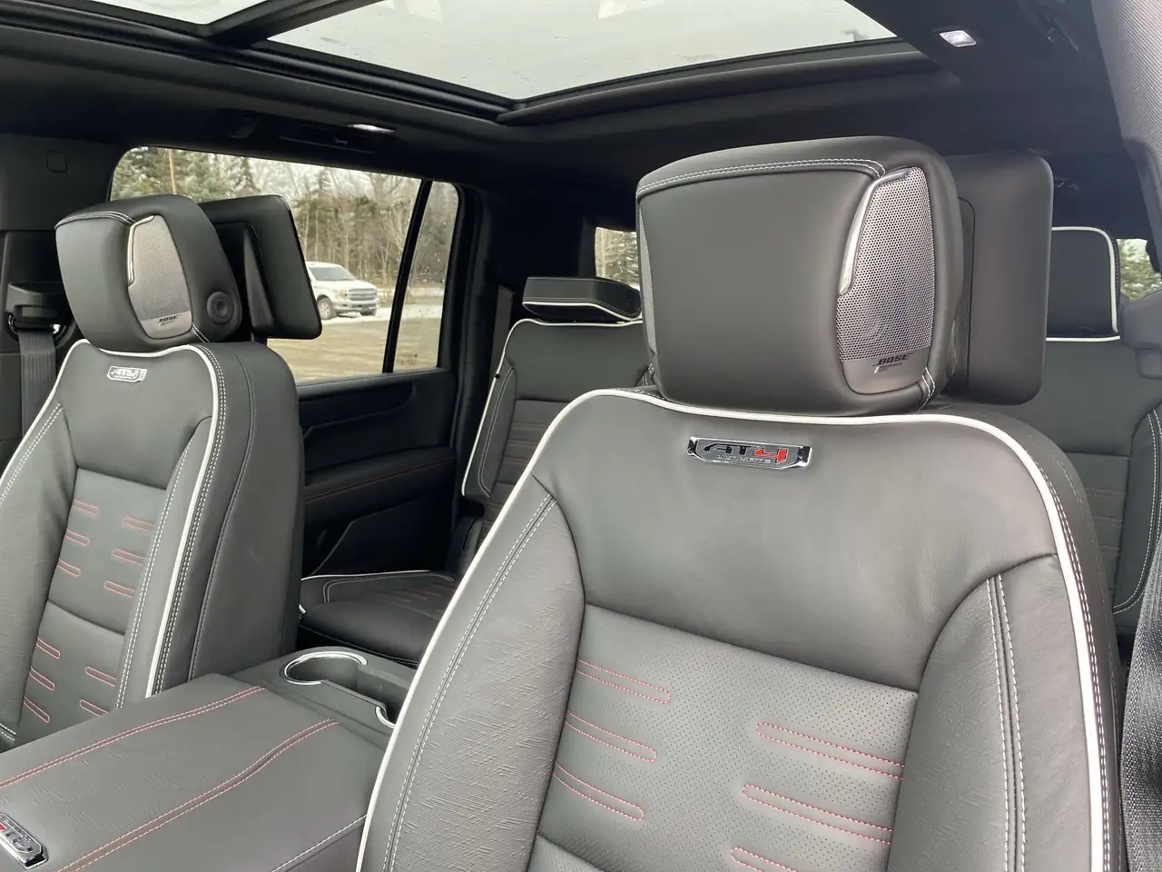 GMC Yukon снимка GMC Yukon