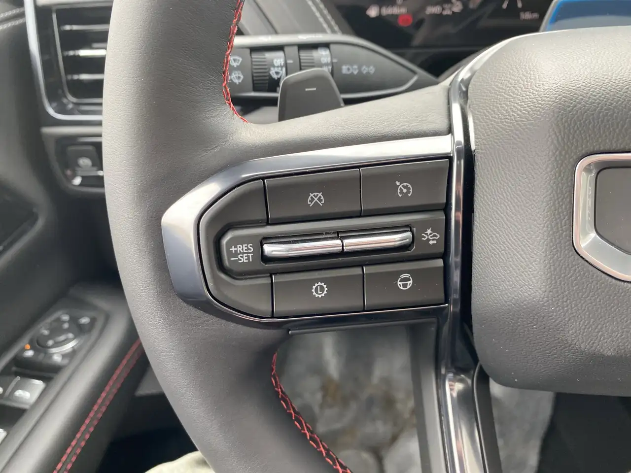 GMC Yukon снимка GMC Yukon