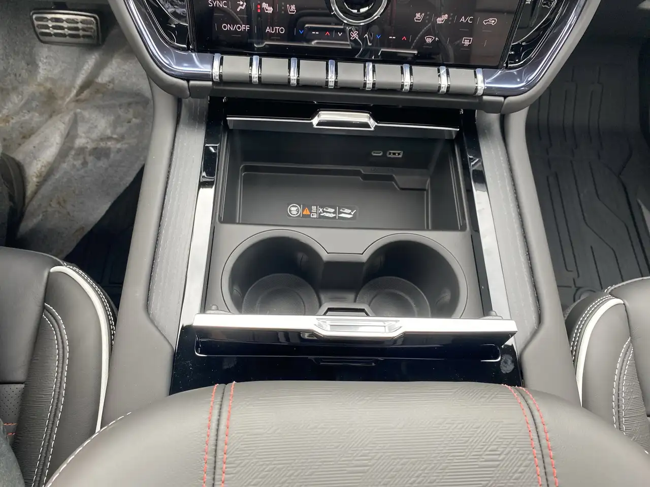 GMC Yukon снимка GMC Yukon