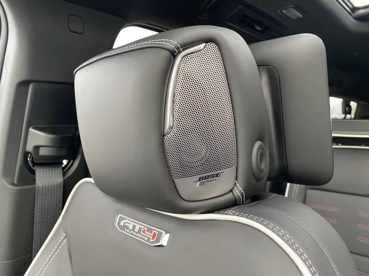 GMC Yukon снимка GMC Yukon