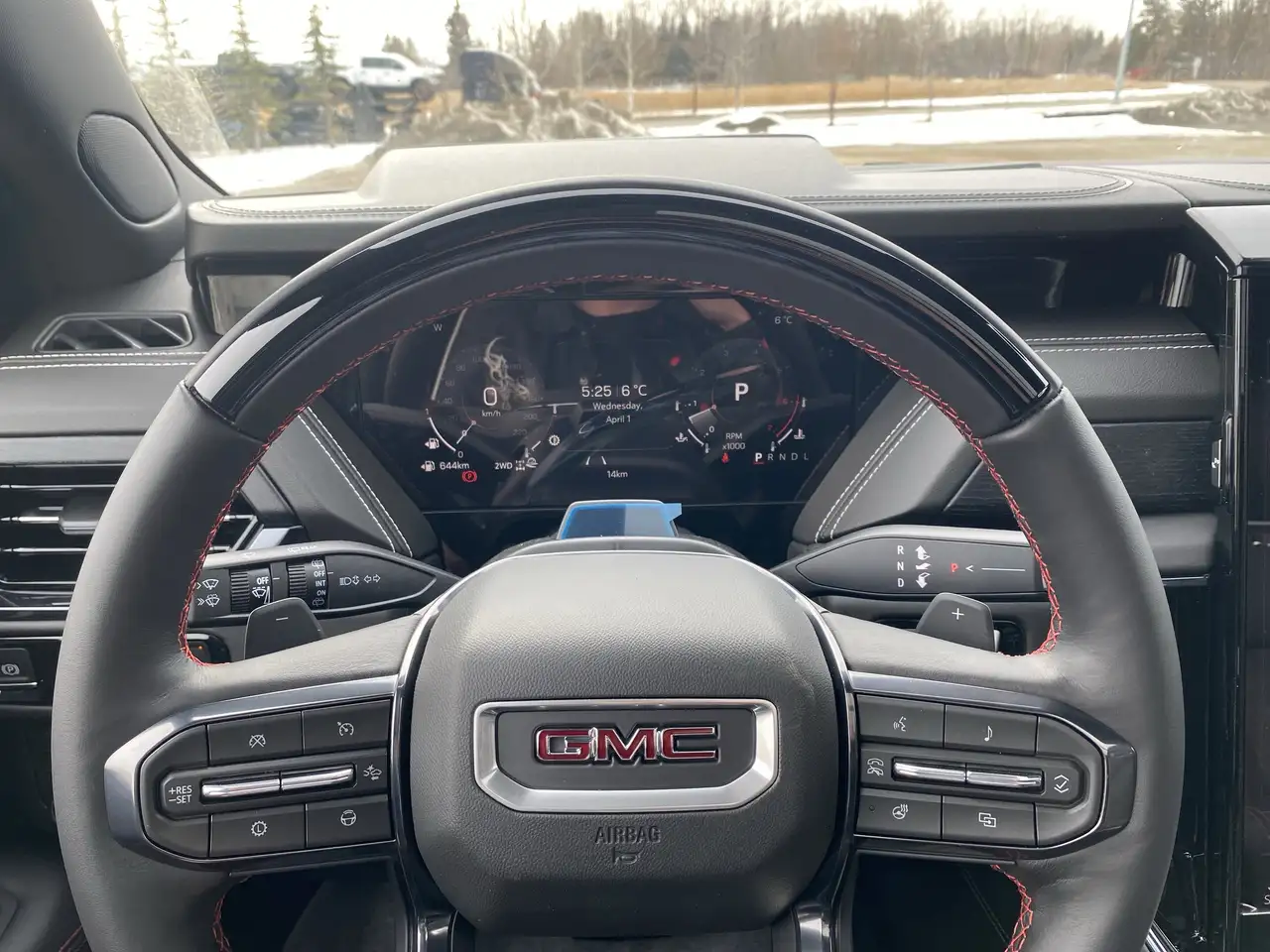 GMC Yukon снимка GMC Yukon
