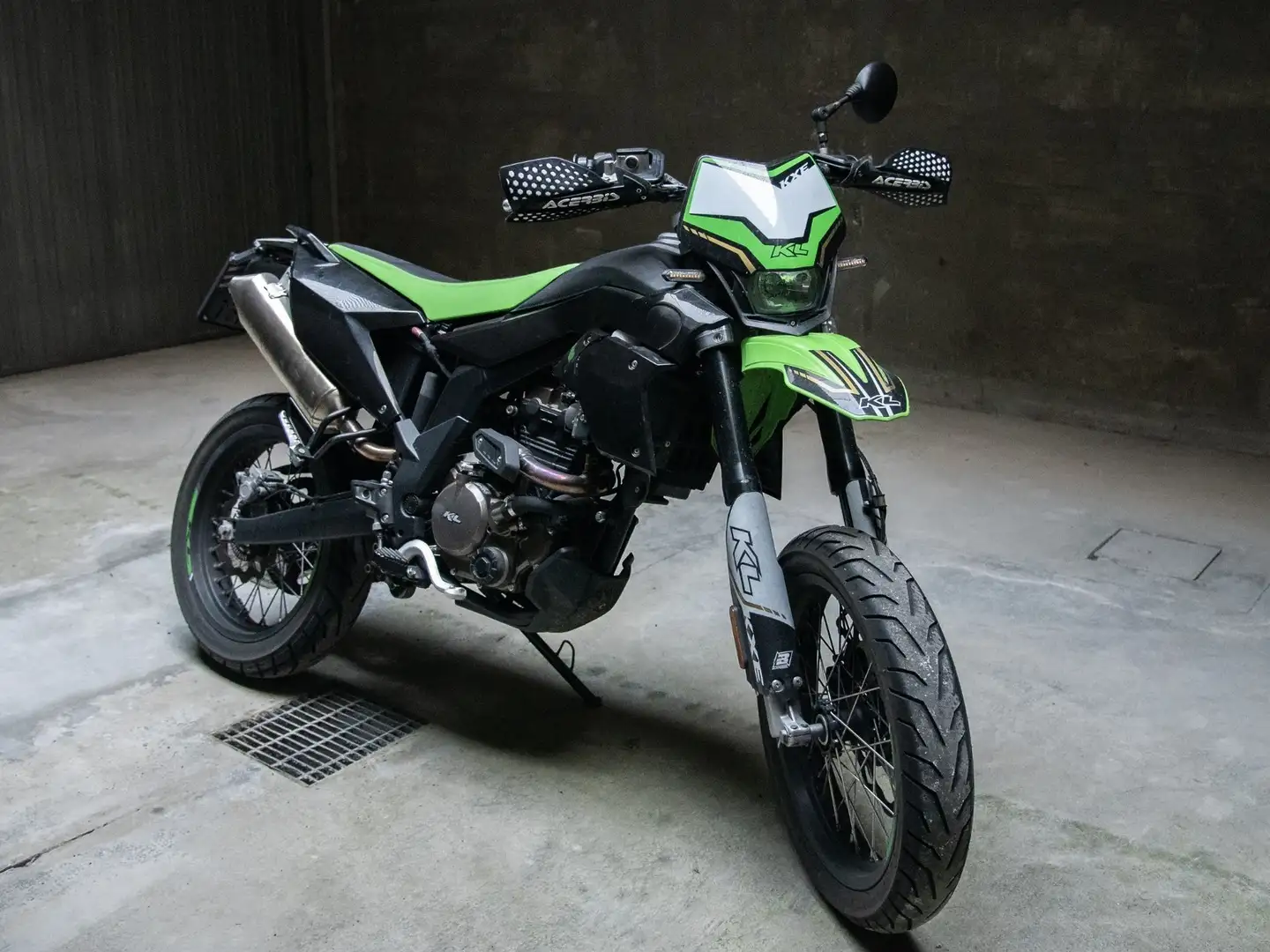 KL Motors XKE Motard 4t Nero - 2