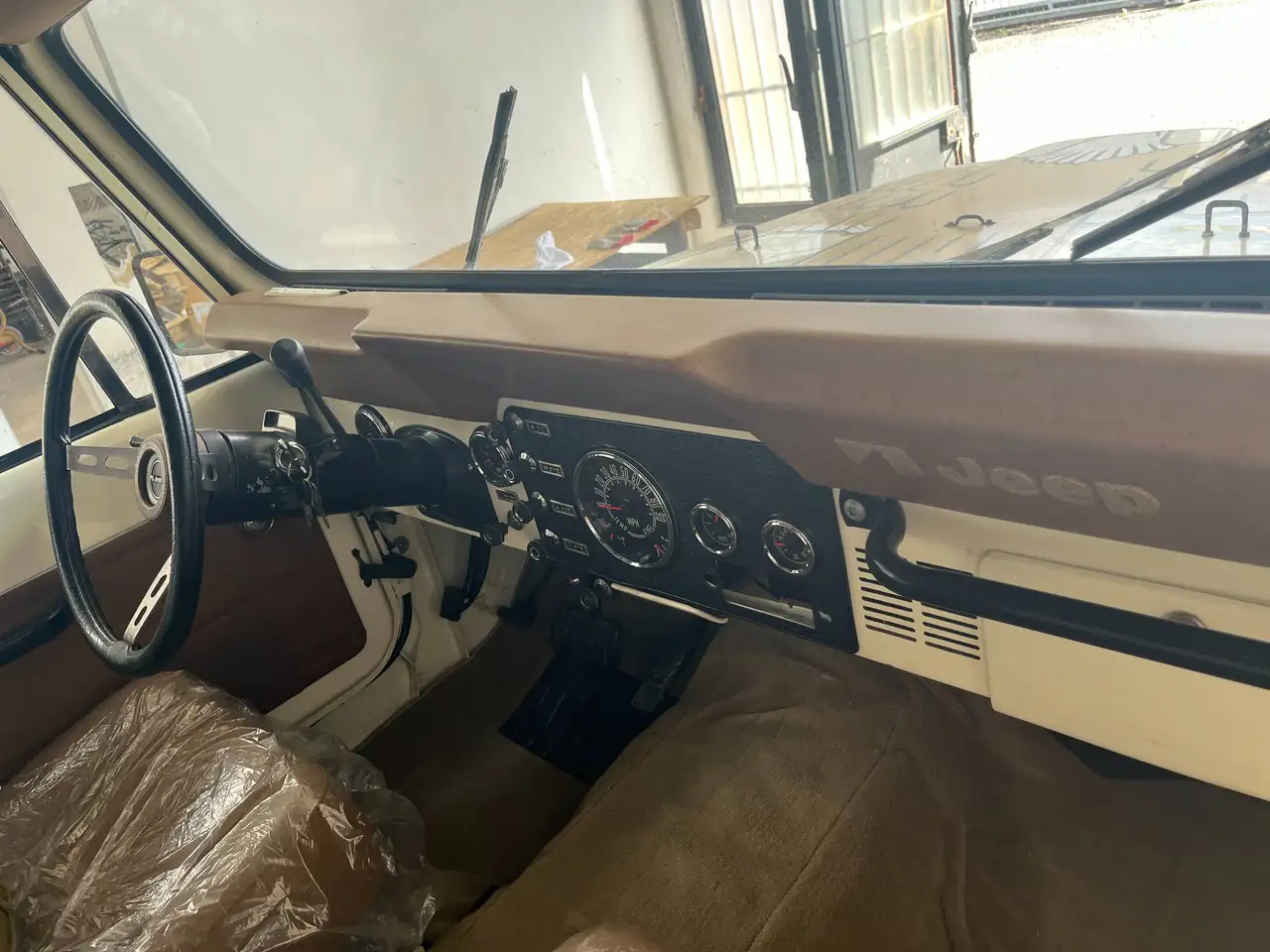 Jeep CJ-7 Golden Eagle 5.900 V8 automatica con CRS ASI, foto 11