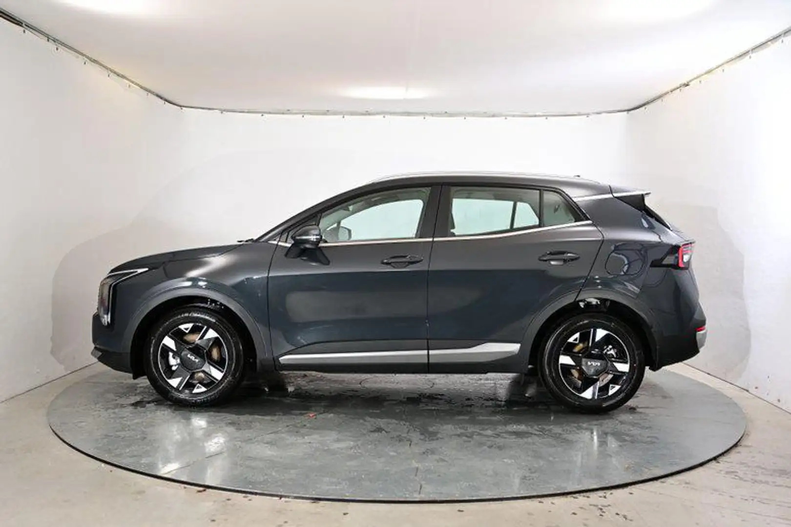 Kia Sportage LX Plus 1.6 T-GDI 7-Gang-DCT 110 kW (150 PS), A... Grau - 2