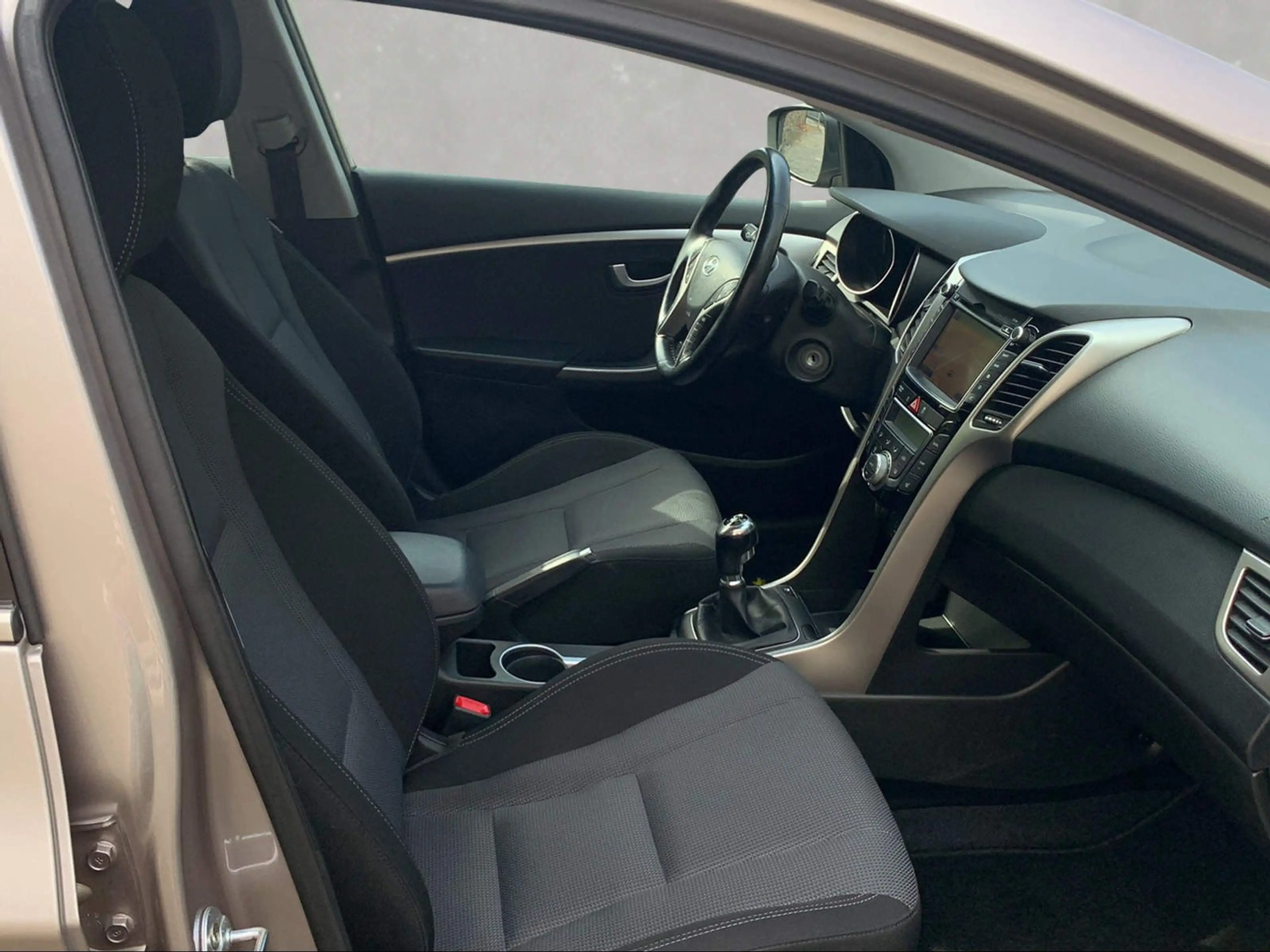 Hyundai i30 cw 1.Hand erst 77.400 KM!! Navi — photo 11