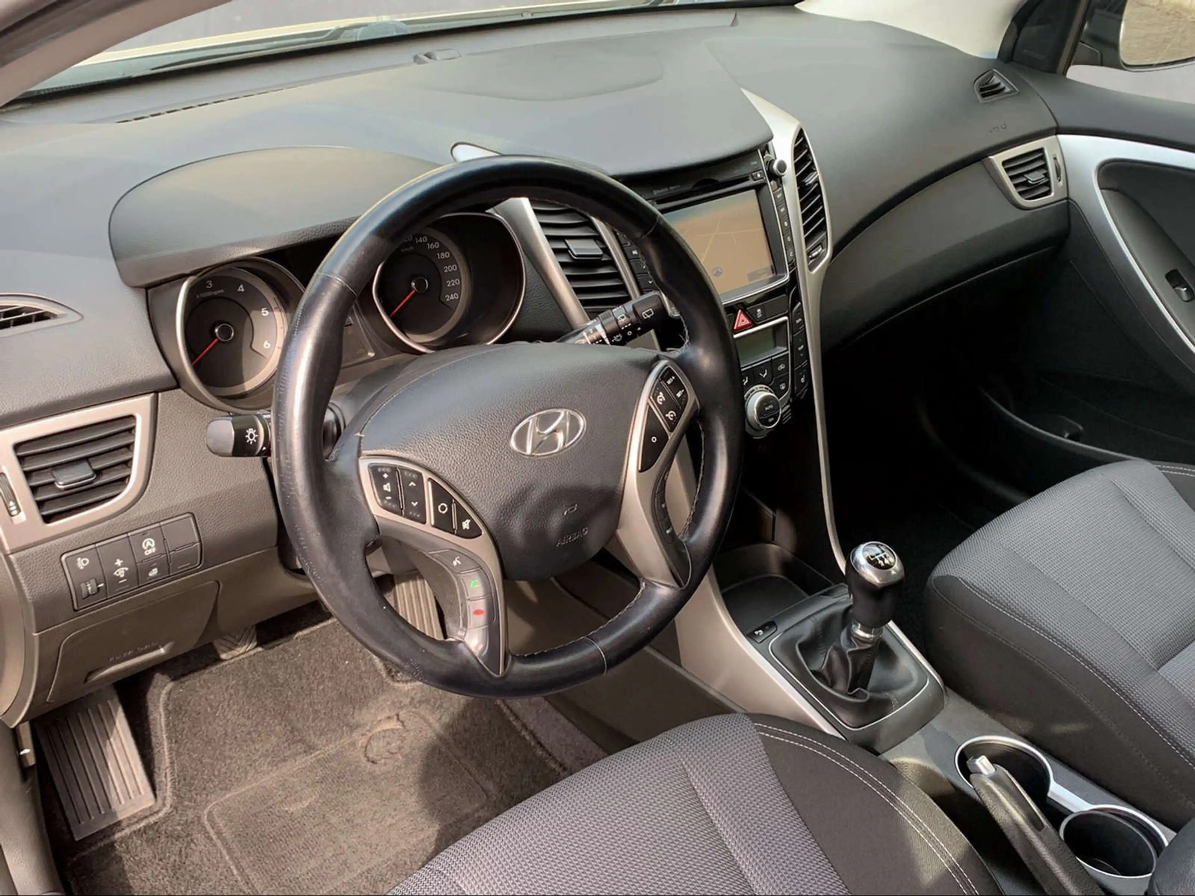 Hyundai i30 cw 1.Hand erst 77.400 KM!! Navi — photo 7