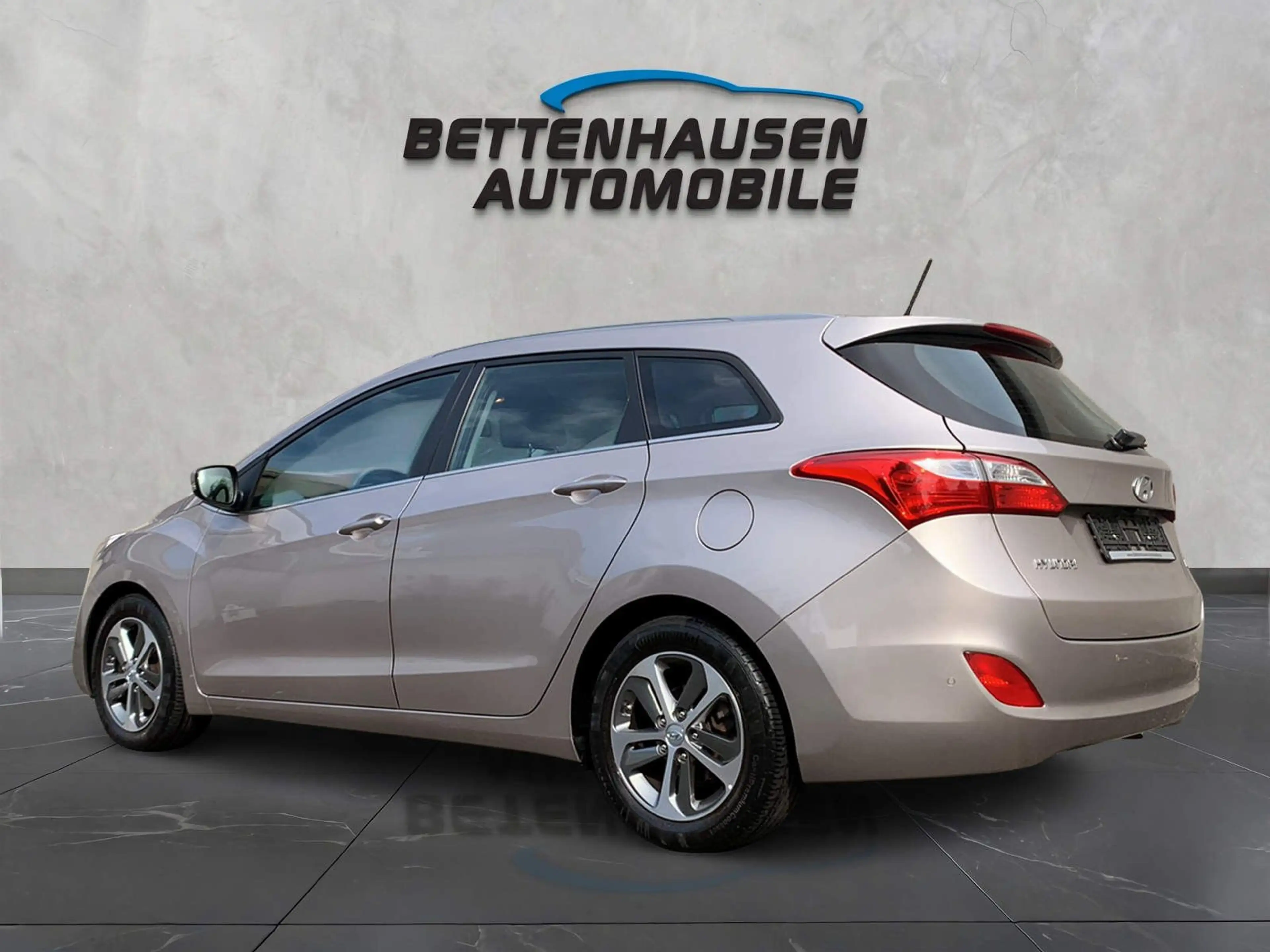 Hyundai i30 cw 1.Hand erst 77.400 KM!! Navi — photo 3