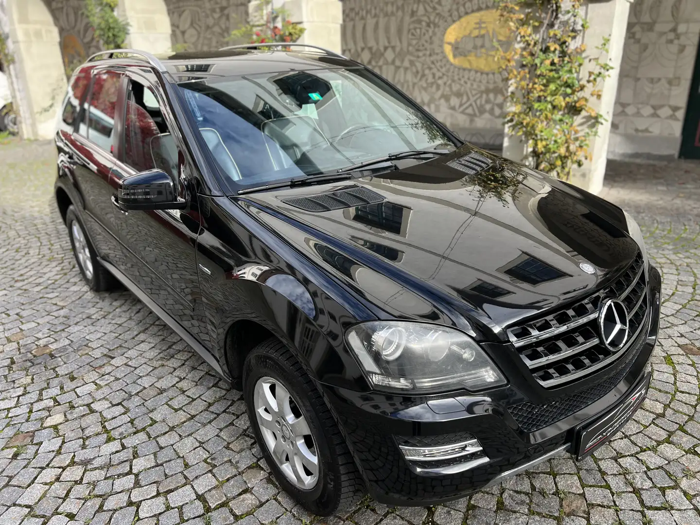 Mercedes-Benz ML 350 W164 *Blue-Tec*Grand-Edition*Facelift*Xenon*AHK Schwarz - 2
