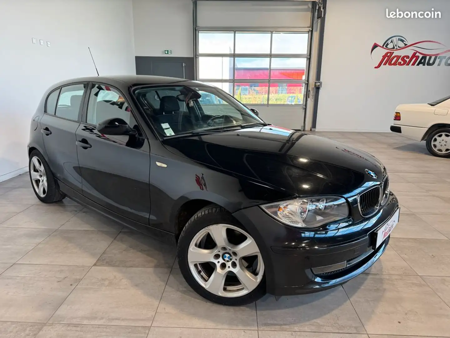 BMW 118 SERIE 118d 2.0 d 143cv-2008 Zwart - 2