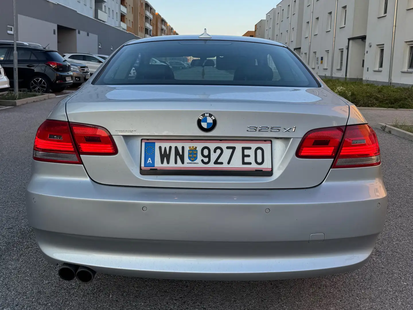 BMW 325 325xi Coupé Aut. Grau - 1