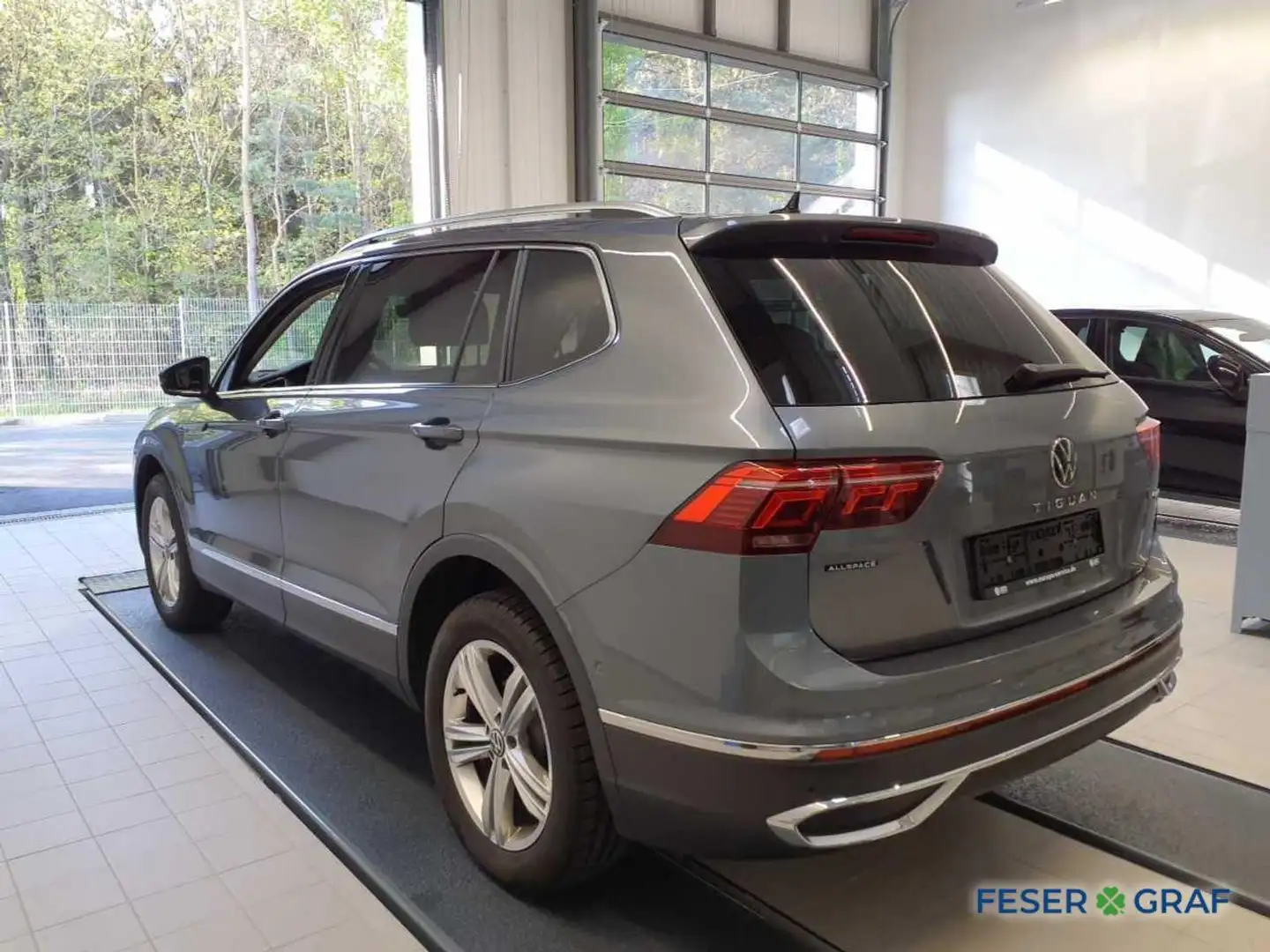 Volkswagen Tiguan Allspace 2.0 TDI Elegance 4Motion DSG AHK / LED / ACC / Rüc Grau - 2