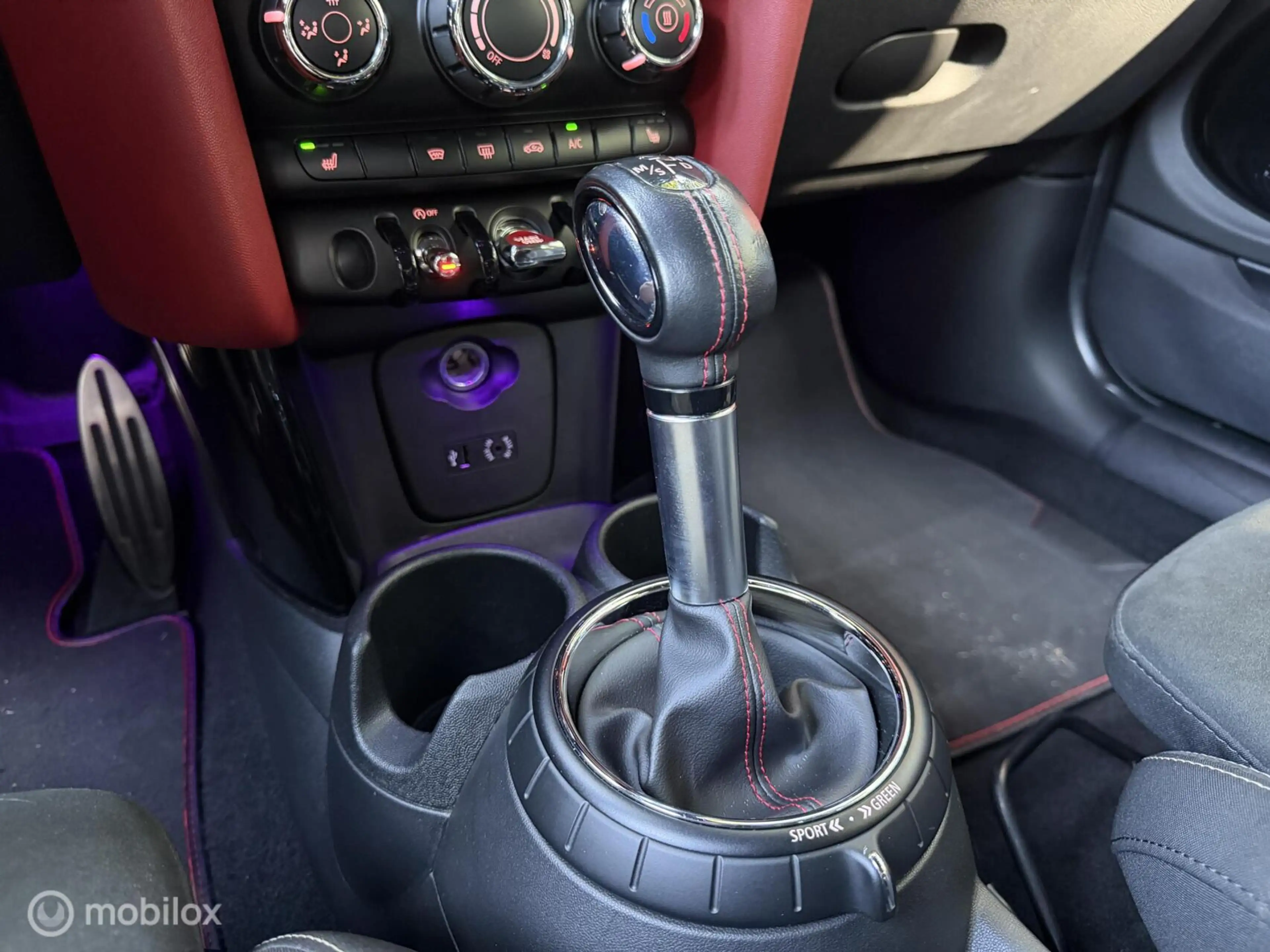 MINI John Cooper Works 3-Deurs 2.0 Chili 232PK Stoelverwarm — photo 13
