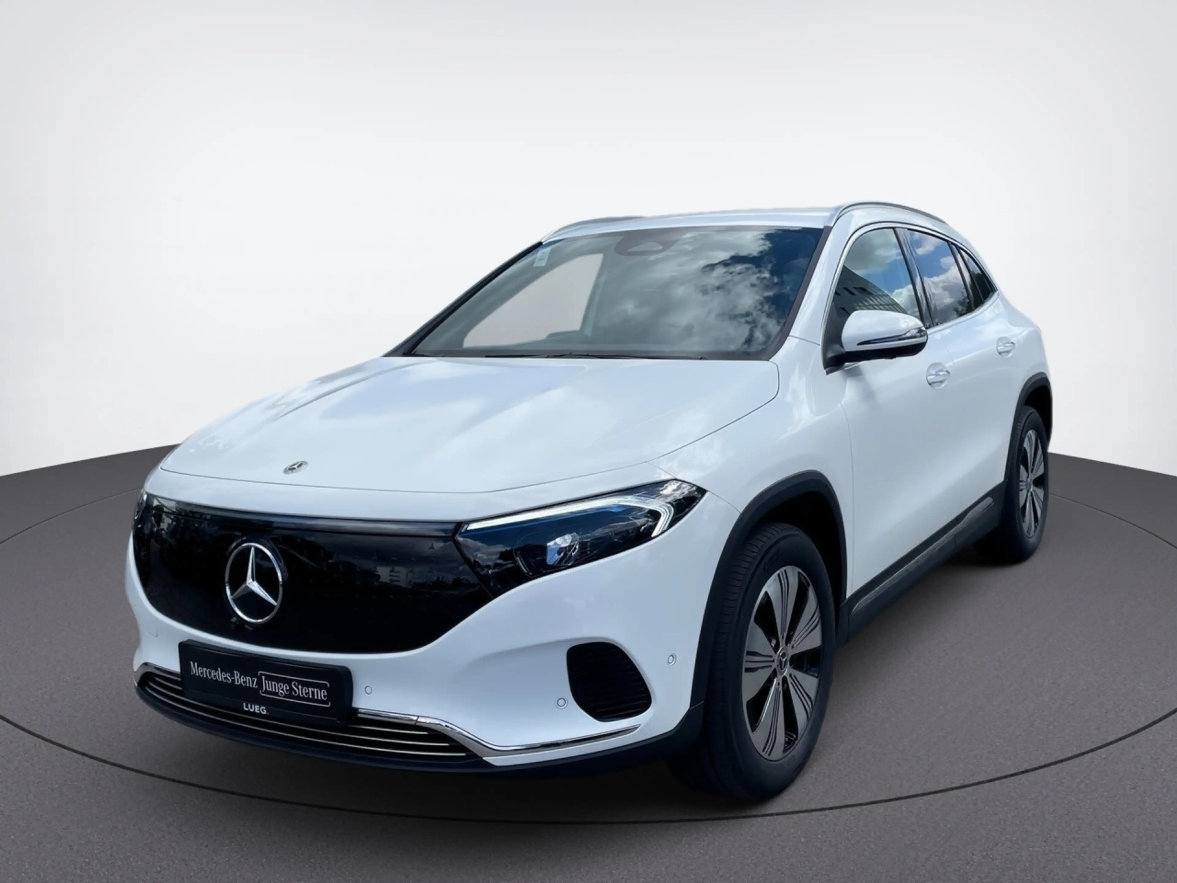 Mercedes-Benz EQA 300 4MATIC PROGRESSIVE+DISTR+360+LENKRHZ+LED — photo 2
