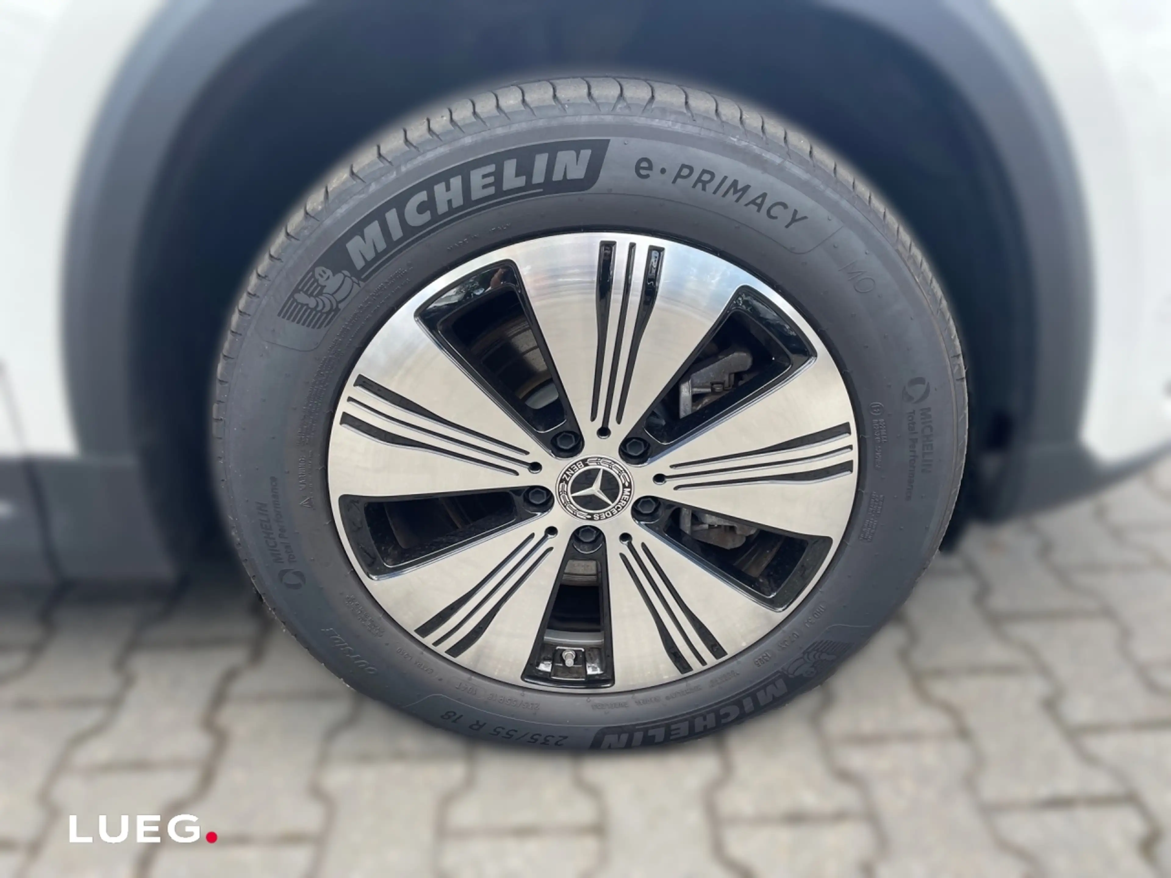 Mercedes-Benz EQA 300 4MATIC PROGRESSIVE+DISTR+360+LENKRHZ+LED — photo 8