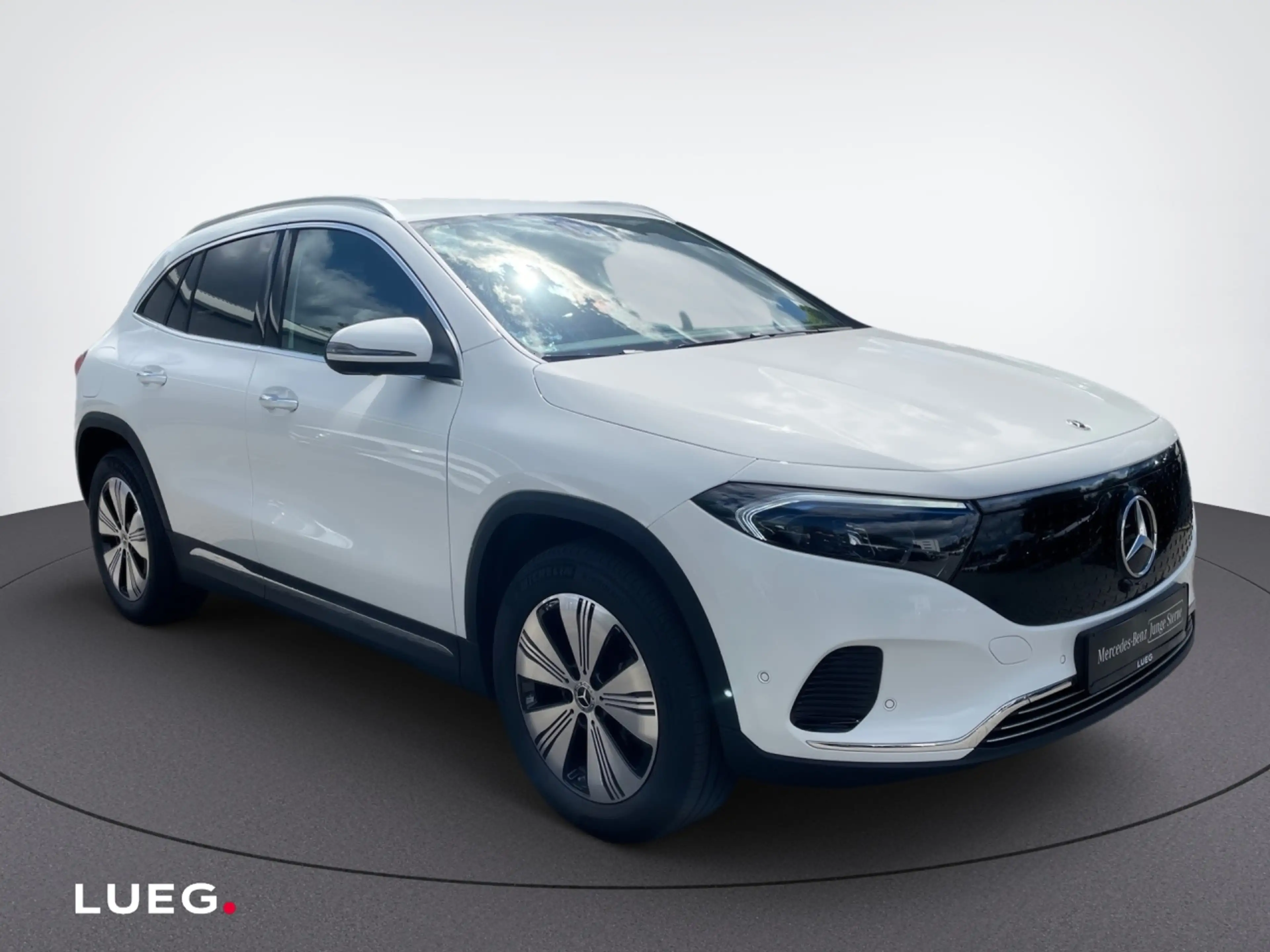 Mercedes-Benz EQA 300 4MATIC PROGRESSIVE+DISTR+360+LENKRHZ+LED — photo 6