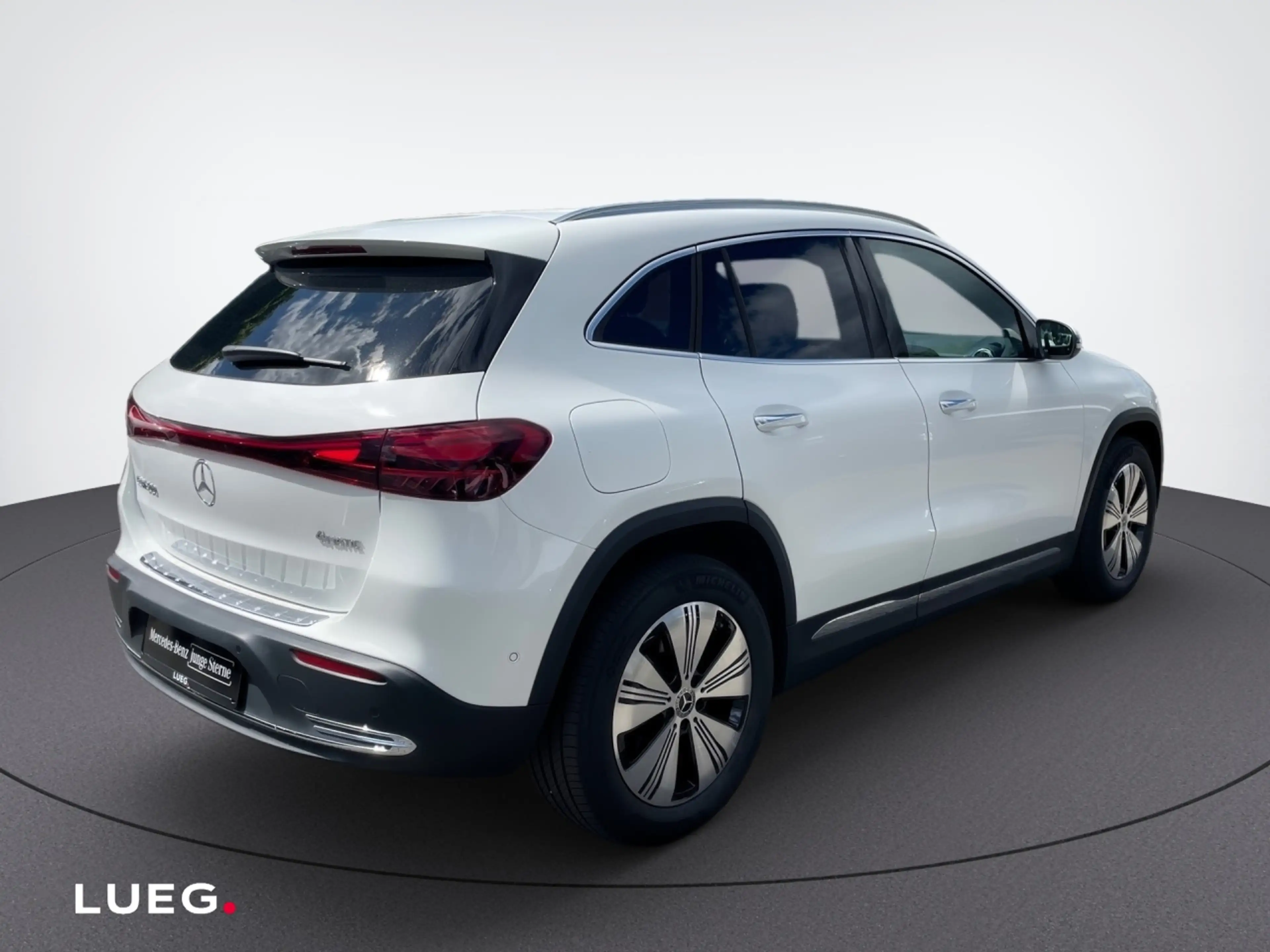 Mercedes-Benz EQA 300 4MATIC PROGRESSIVE+DISTR+360+LENKRHZ+LED — photo 5