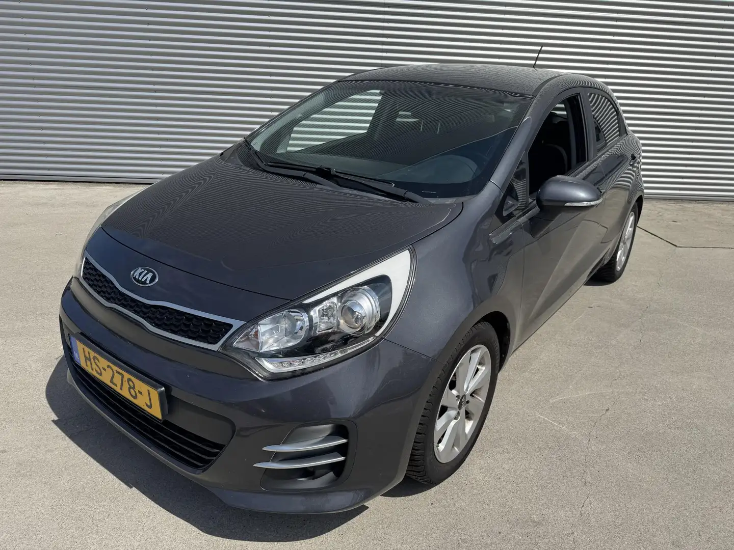 Kia Rio 1.2 ExecutiveLine 85 pk Trekhaak | Navi | Camera | Grijs - 2