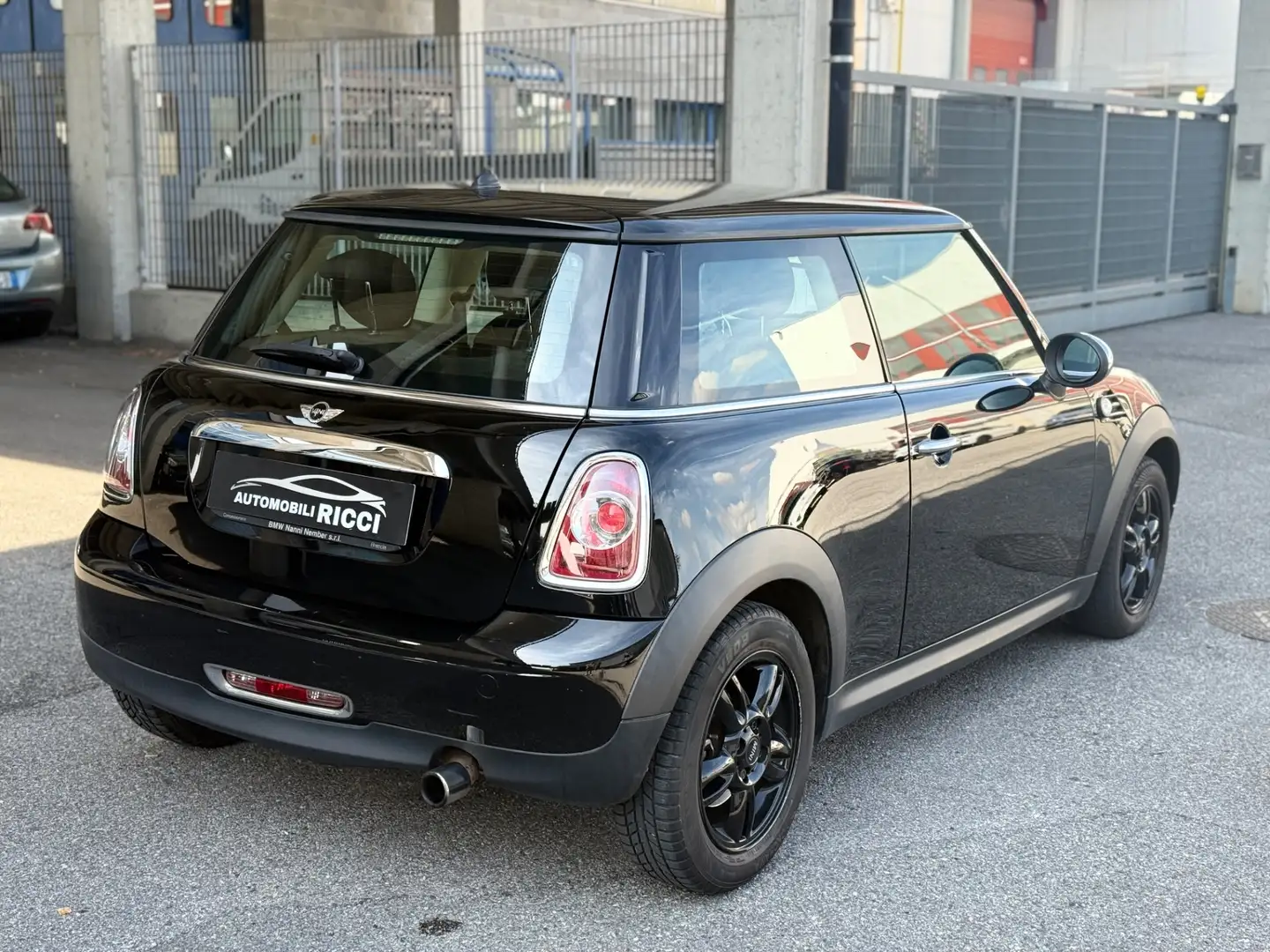 MINI Mini 1.6 16V One (55kW) Zwart - 2