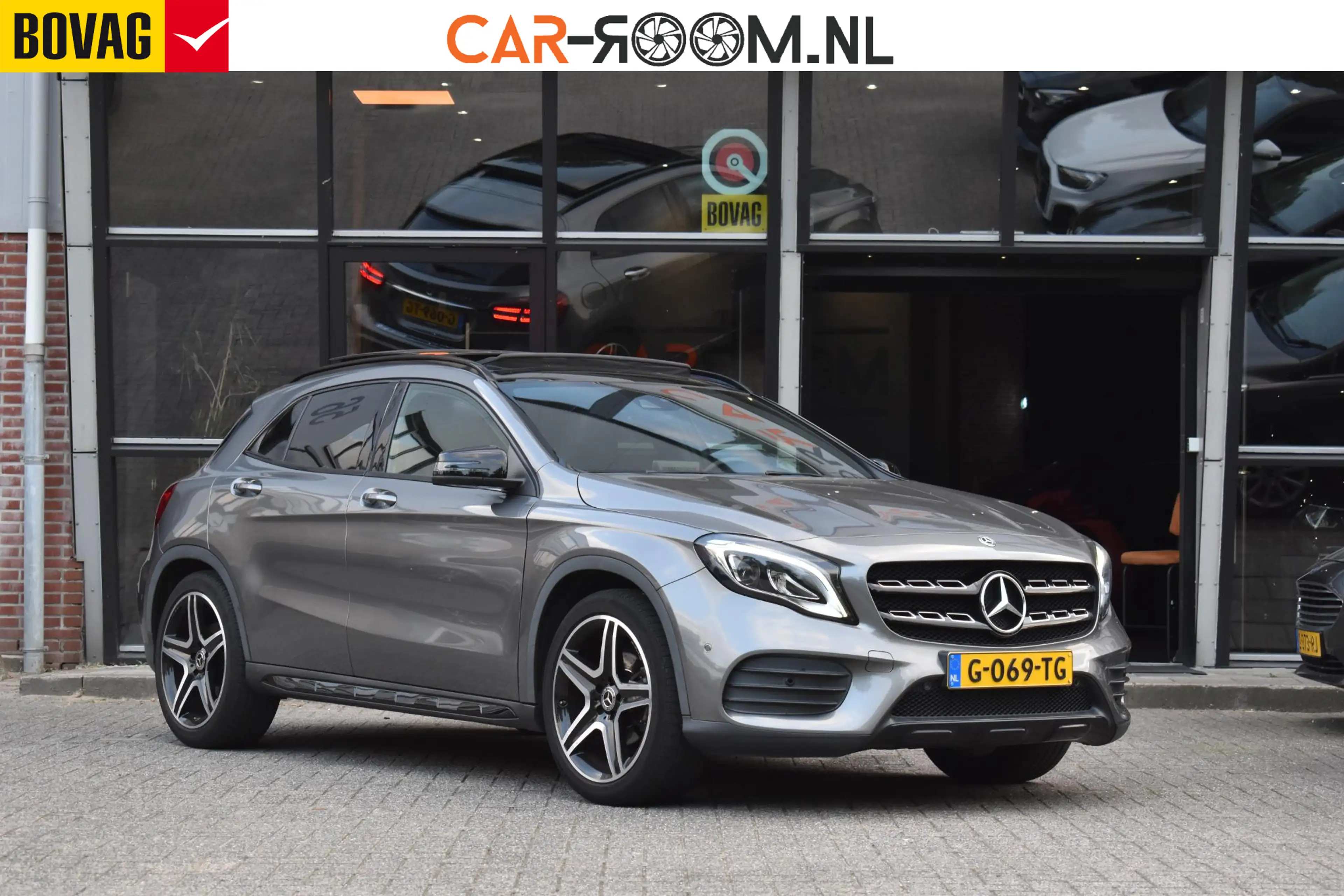 Mercedes-Benz GLA 180 AMG Line Pano Keyless Camera LED