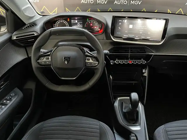 Peugeot 208 view 11