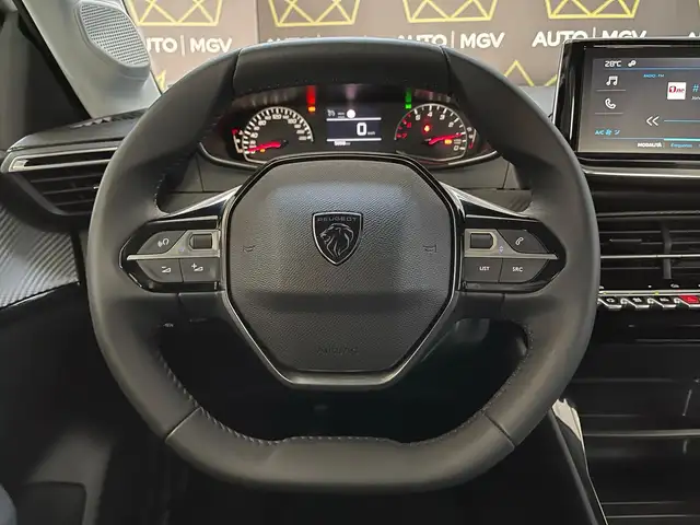 Peugeot 208 view 10