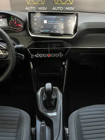 Peugeot 208 view 12