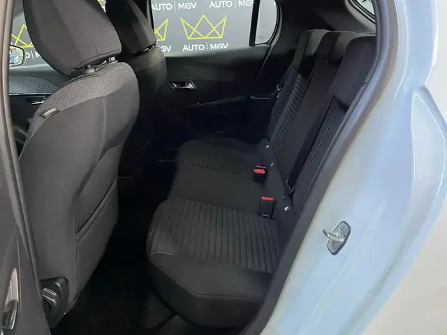 Peugeot 208 view 14