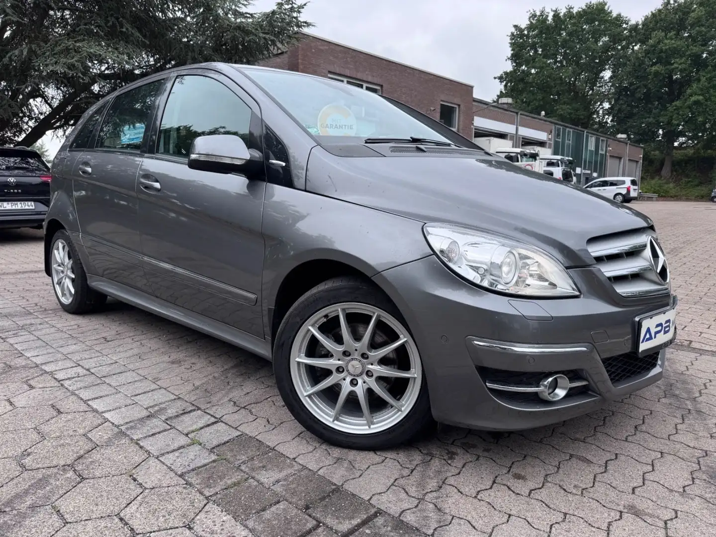 Mercedes-Benz B 200 B200 GRAND EDITION SPORT-PAKET COMAND XENON Grau - 1