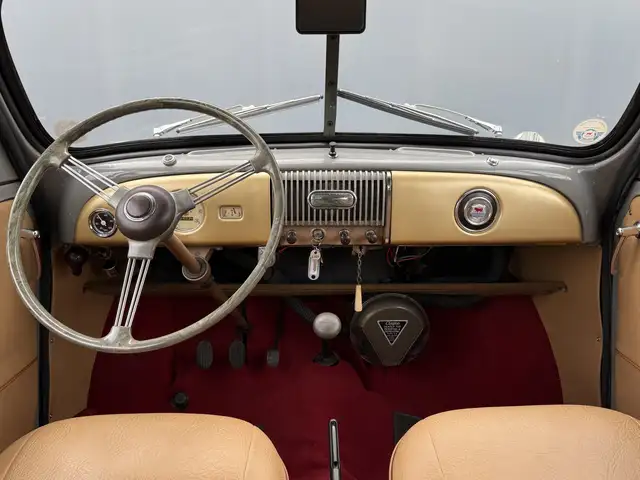 Oldtimer Morris Minor view 14