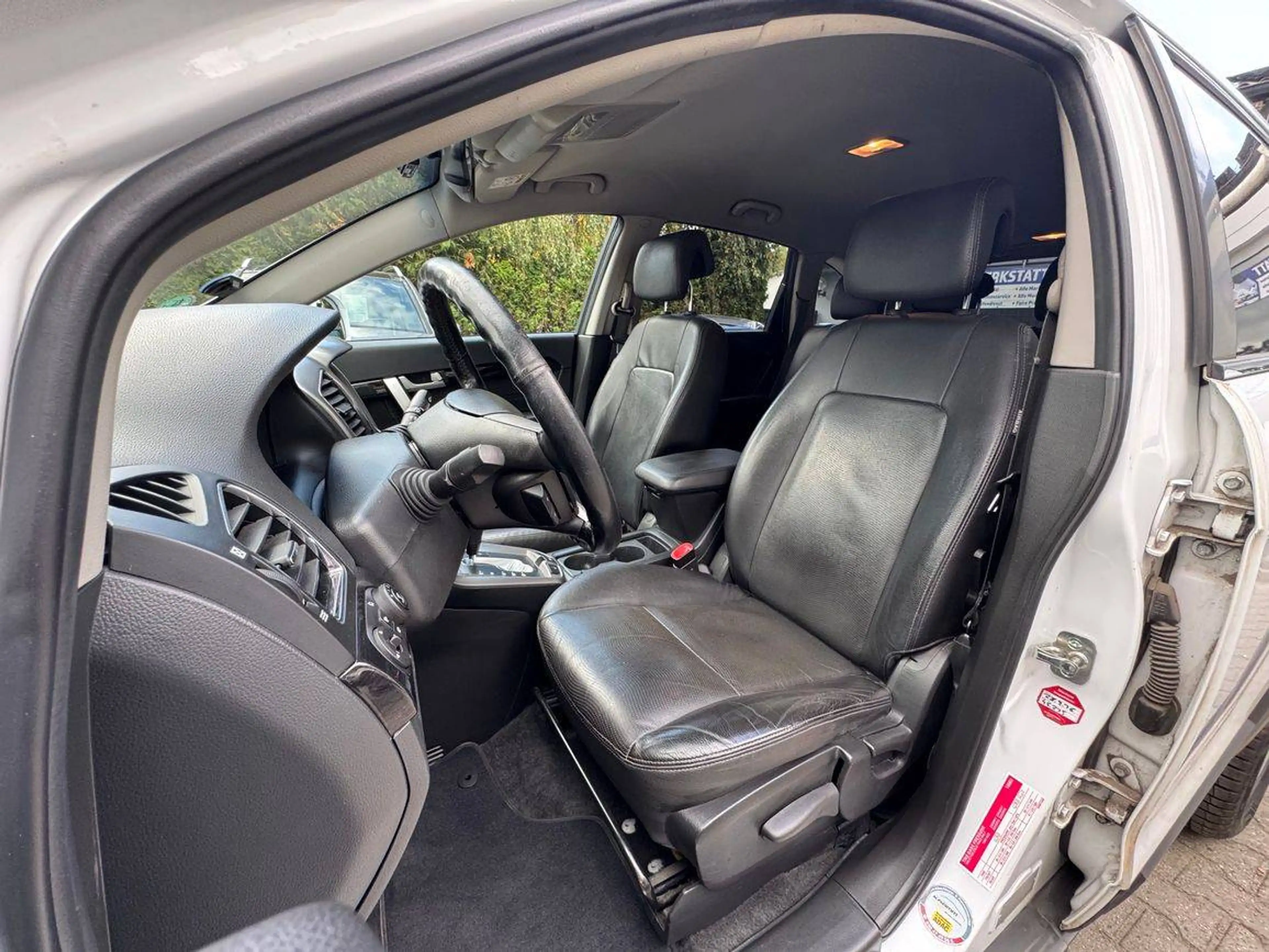 Chevrolet Captiva 2.2 D LT-1.Besitz-7Sitzer-Leder-Navi-AHK-Allwetter v.26 — photo 11