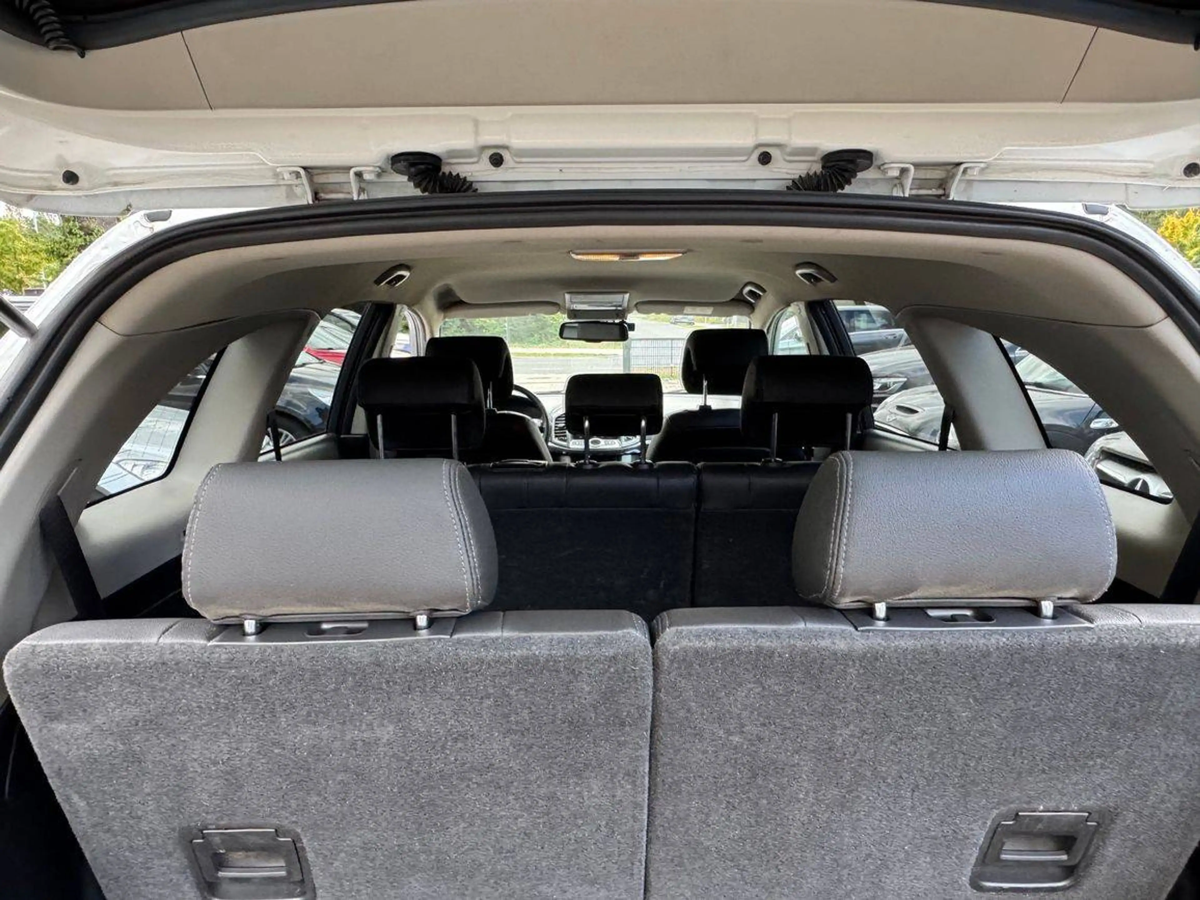 Chevrolet Captiva 2.2 D LT-1.Besitz-7Sitzer-Leder-Navi-AHK-Allwetter v.26 — photo 8