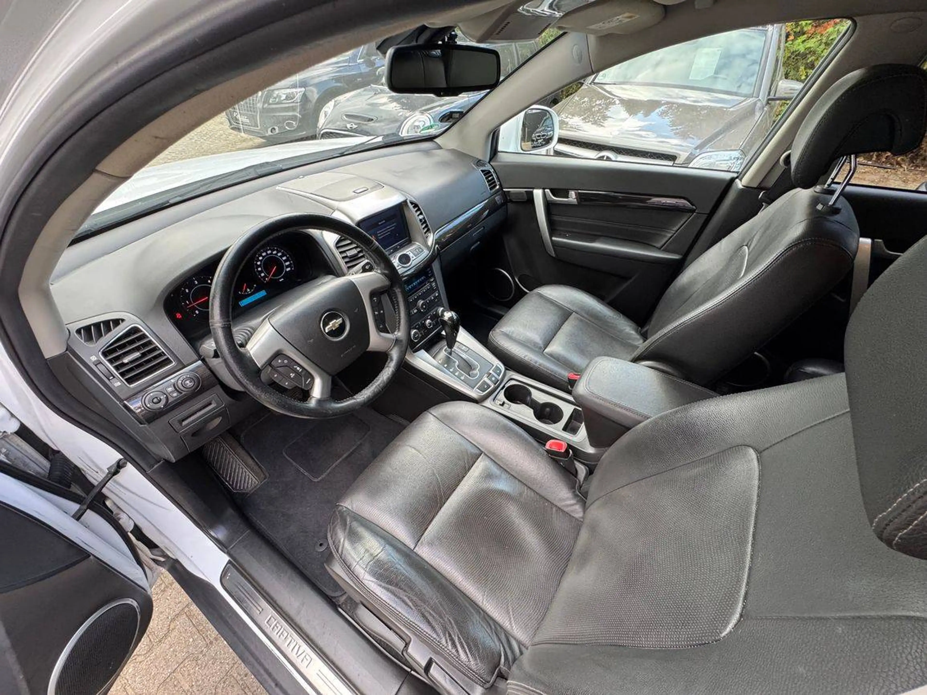 Chevrolet Captiva 2.2 D LT-1.Besitz-7Sitzer-Leder-Navi-AHK-Allwetter v.26 — photo 10